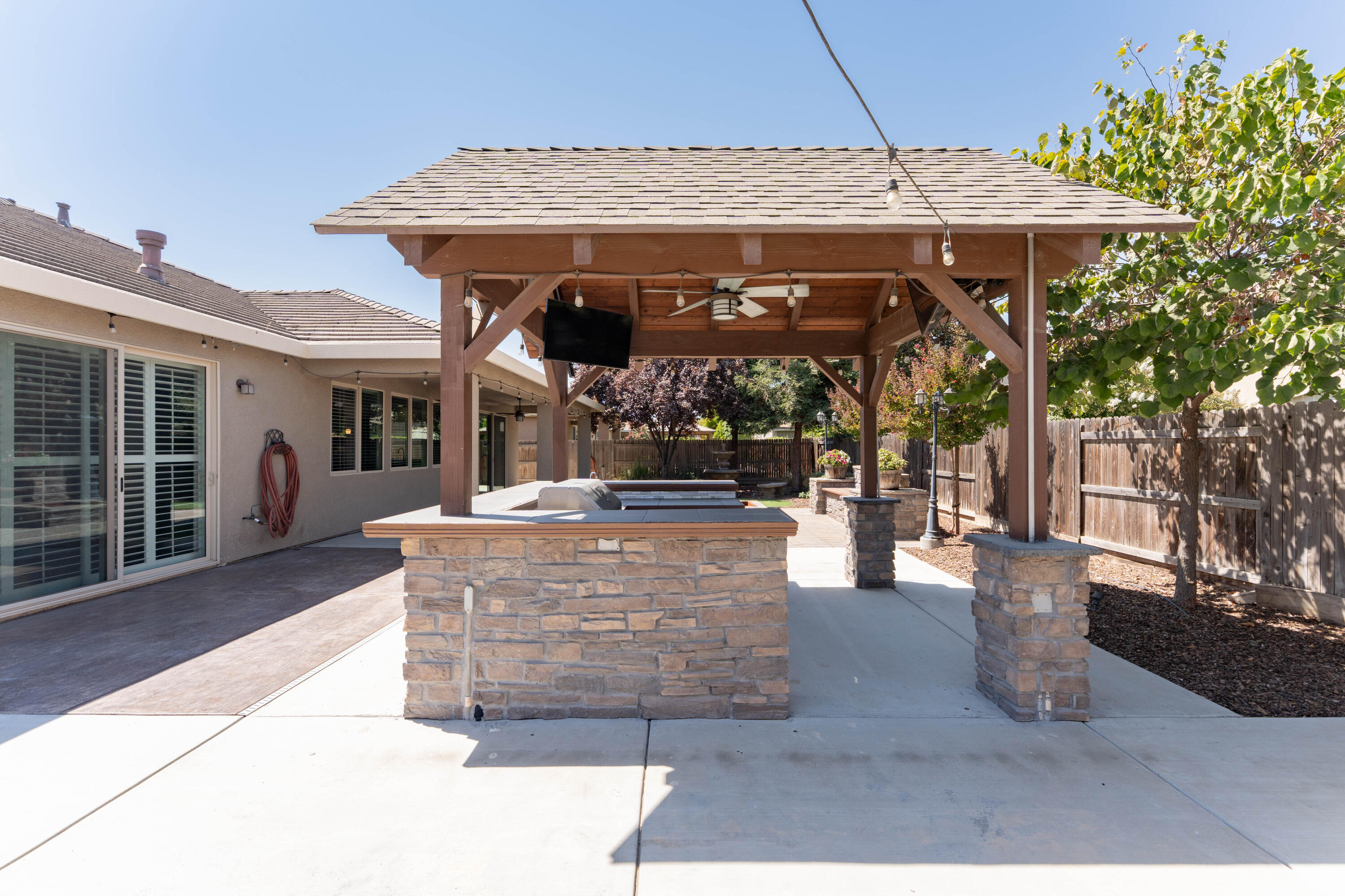 2896 Channel Reef Ave, Tulare, CA 93274