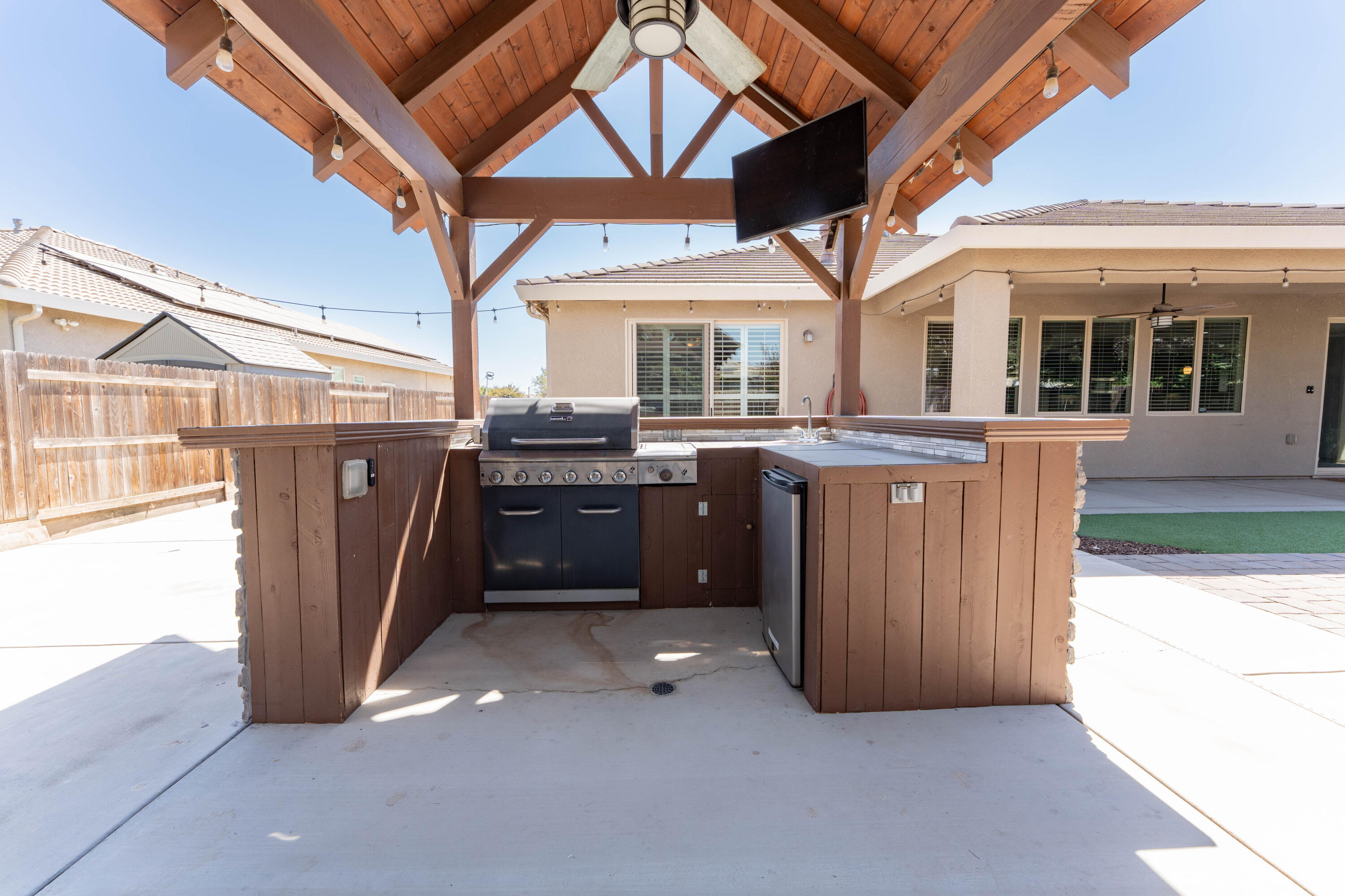 2896 Channel Reef Ave, Tulare, CA 93274