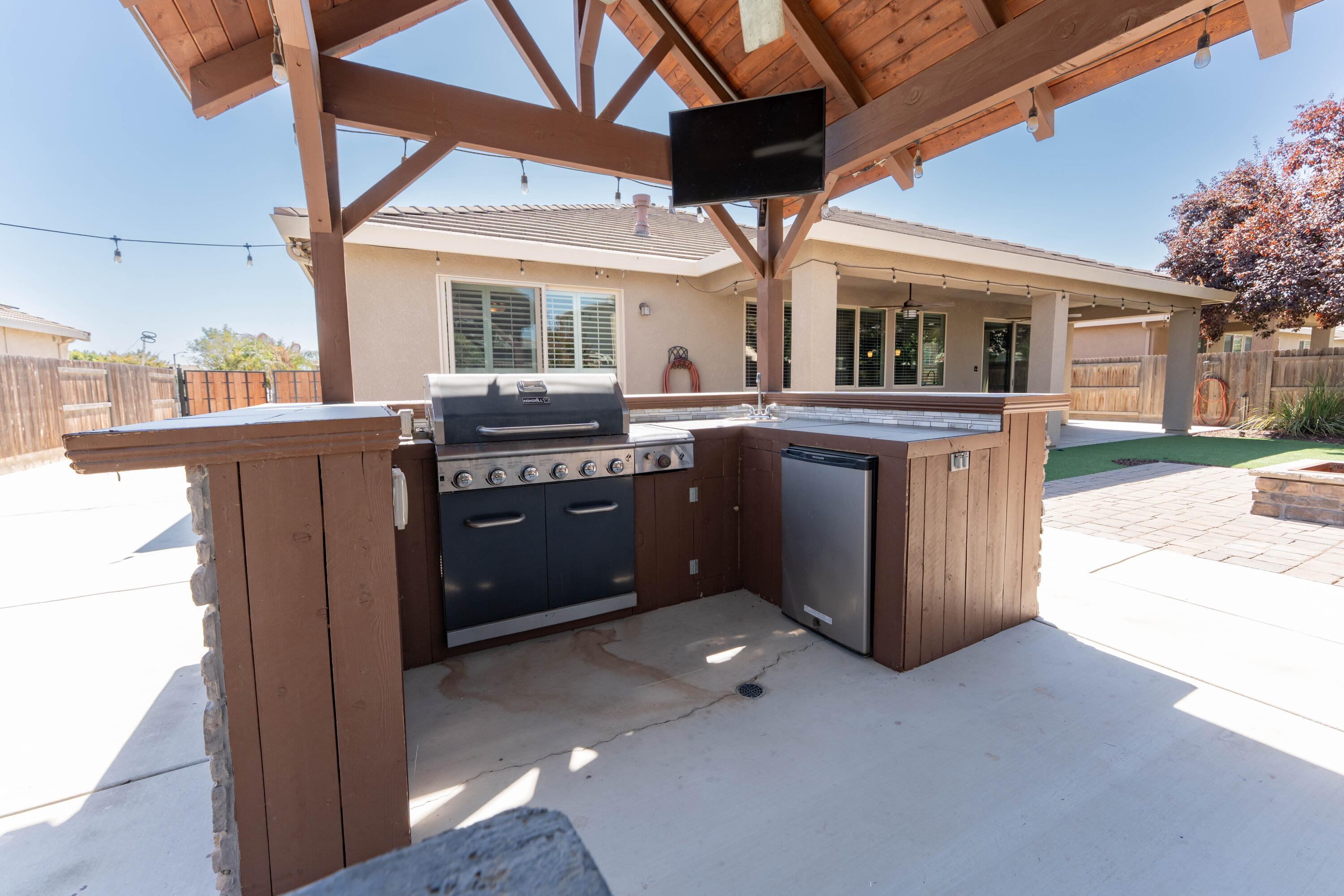 2896 Channel Reef Ave, Tulare, CA 93274