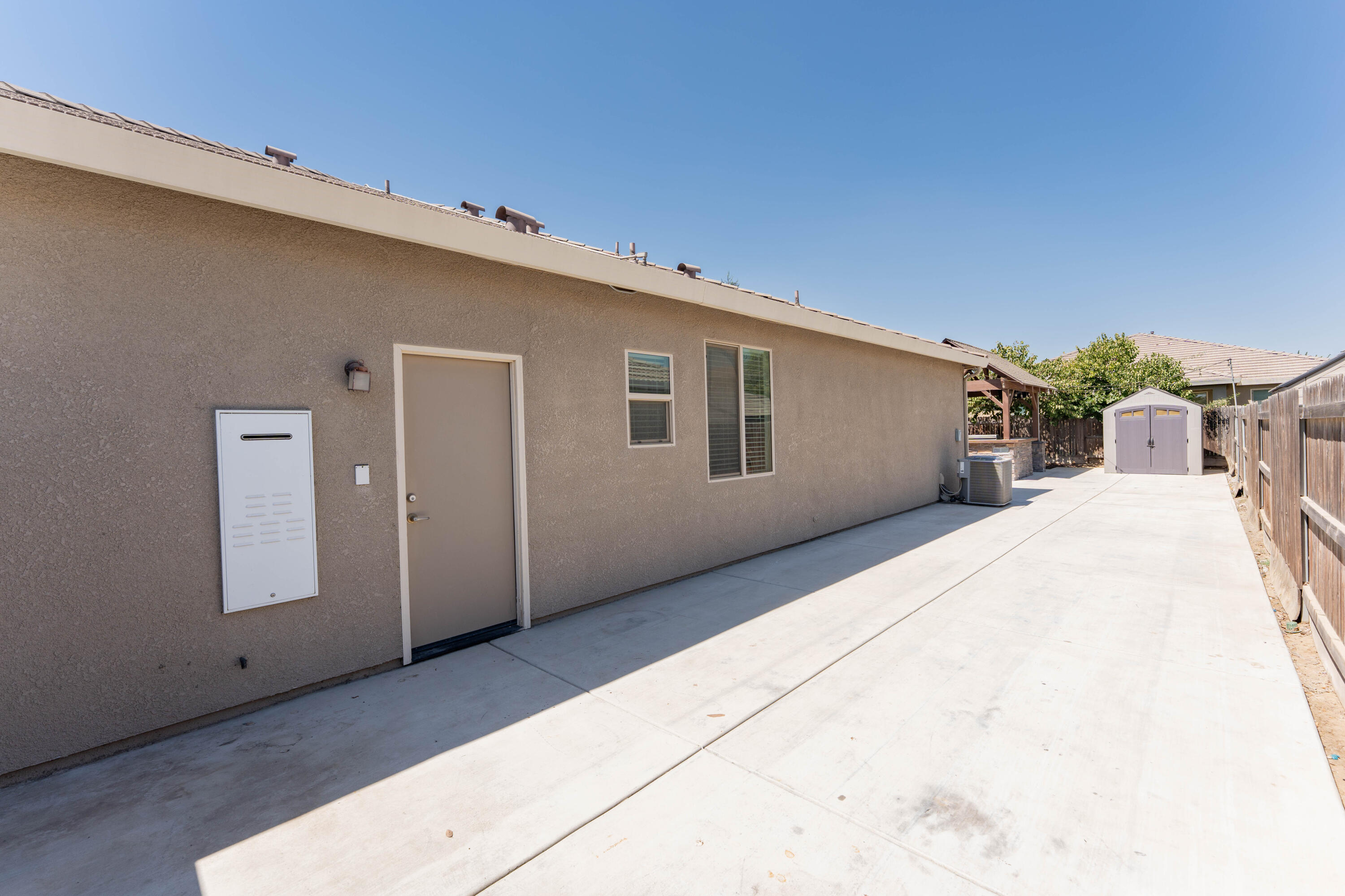 2896 Channel Reef Ave, Tulare, CA 93274