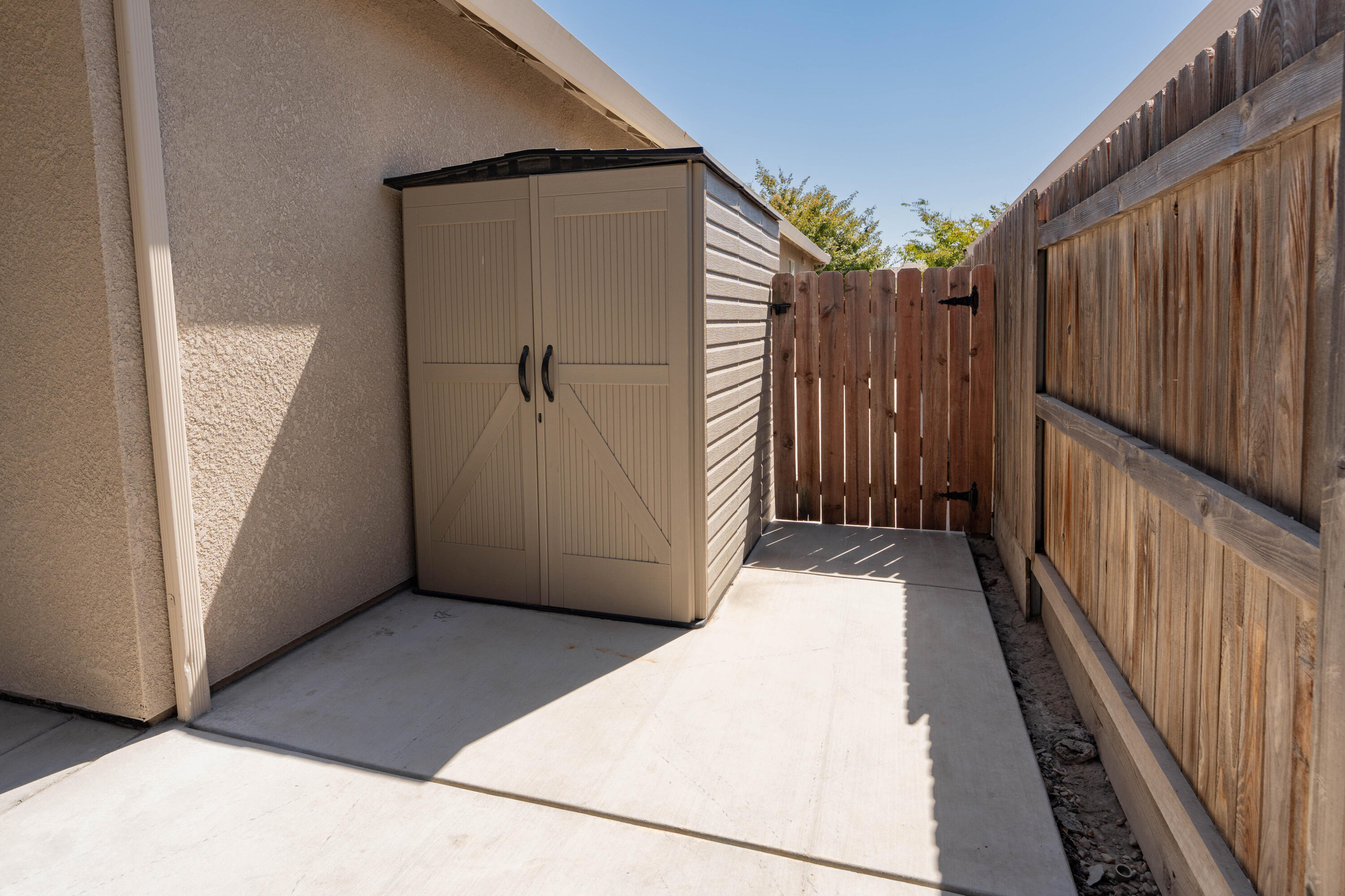 2896 Channel Reef Ave, Tulare, CA 93274