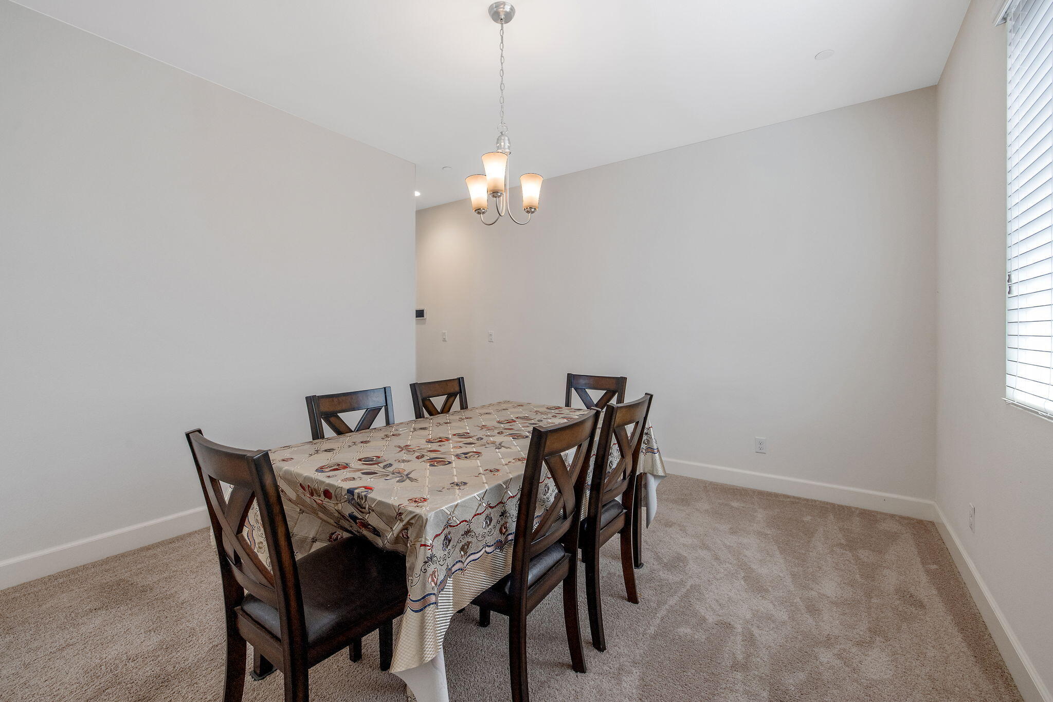 3043 Parks Ave, Tulare, CA 93274