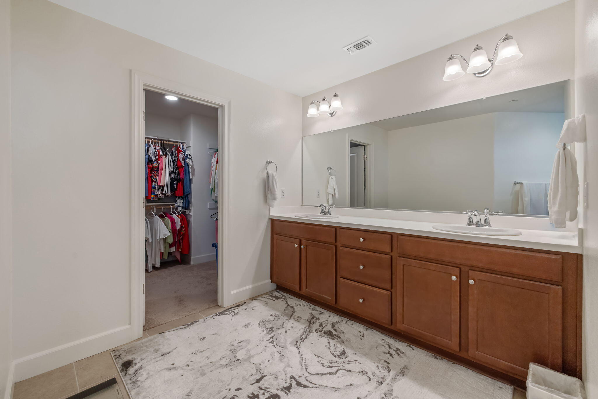 3043 Parks Ave, Tulare, CA 93274