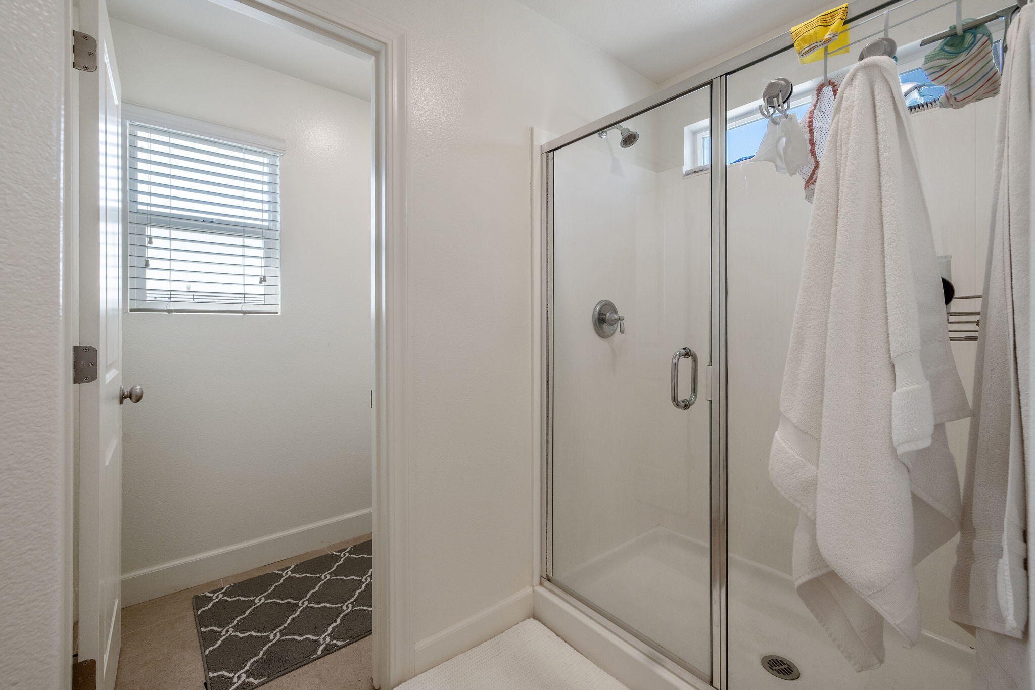 3043 Parks Ave, Tulare, CA 93274