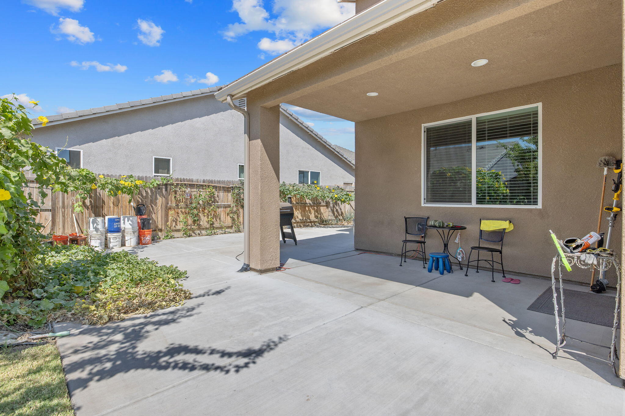 3043 Parks Ave, Tulare, CA 93274