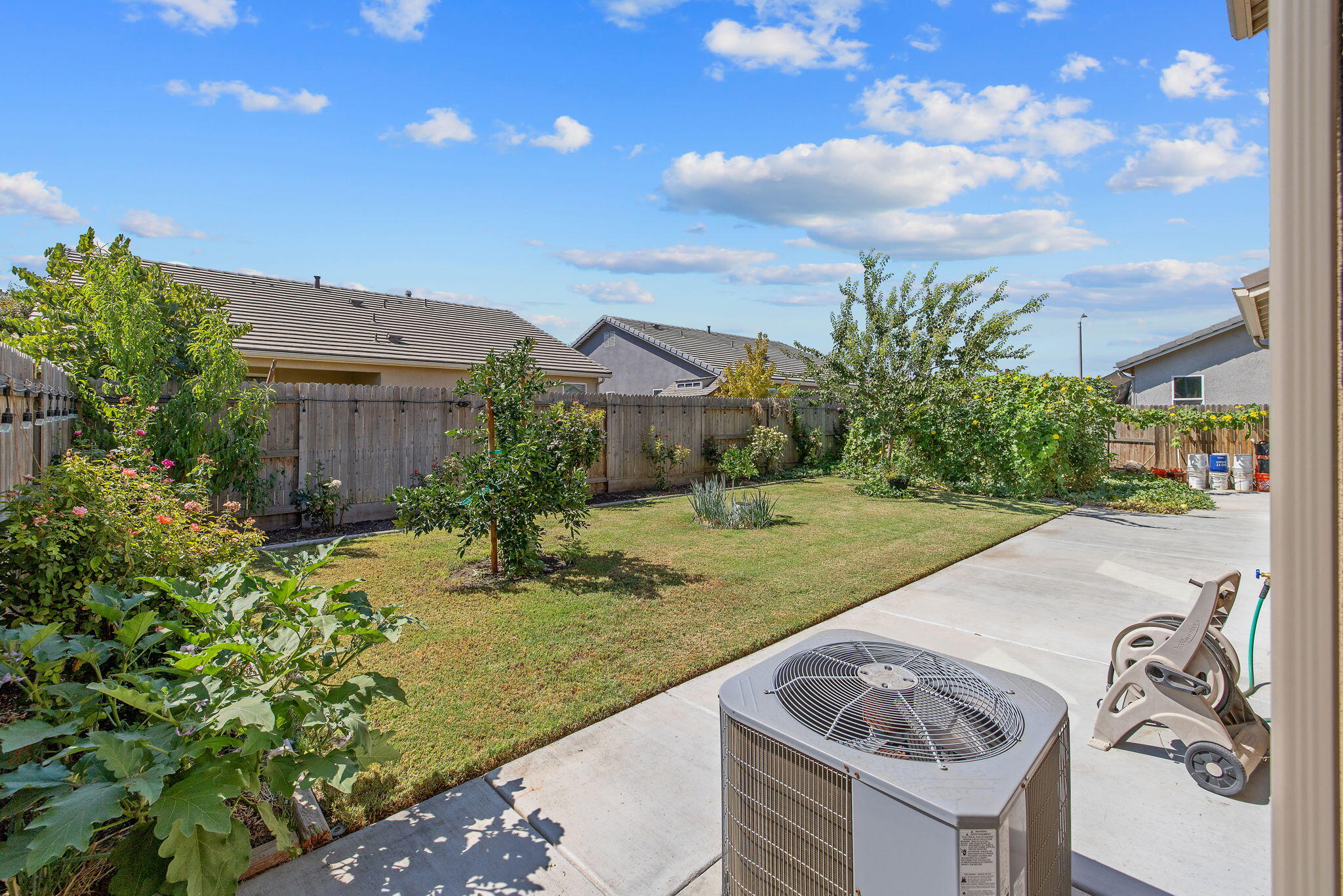 3043 Parks Ave, Tulare, CA 93274