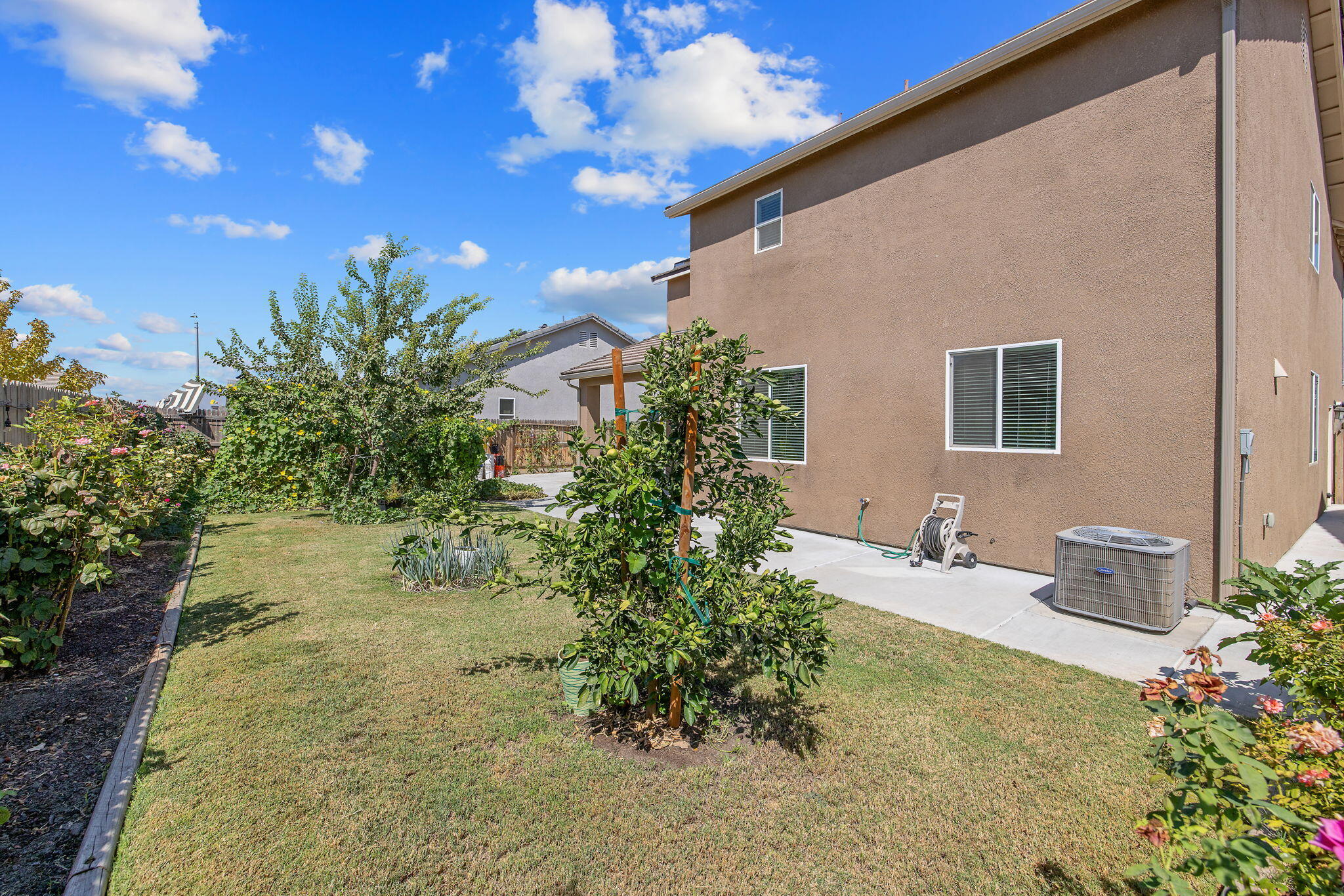 3043 Parks Ave, Tulare, CA 93274