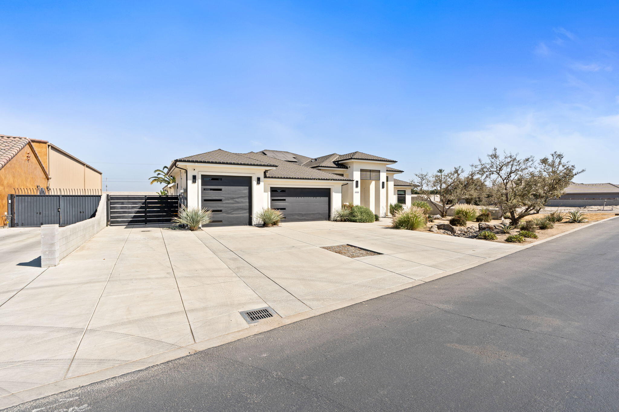 2222 Diamante Dr, Tulare, CA 93274