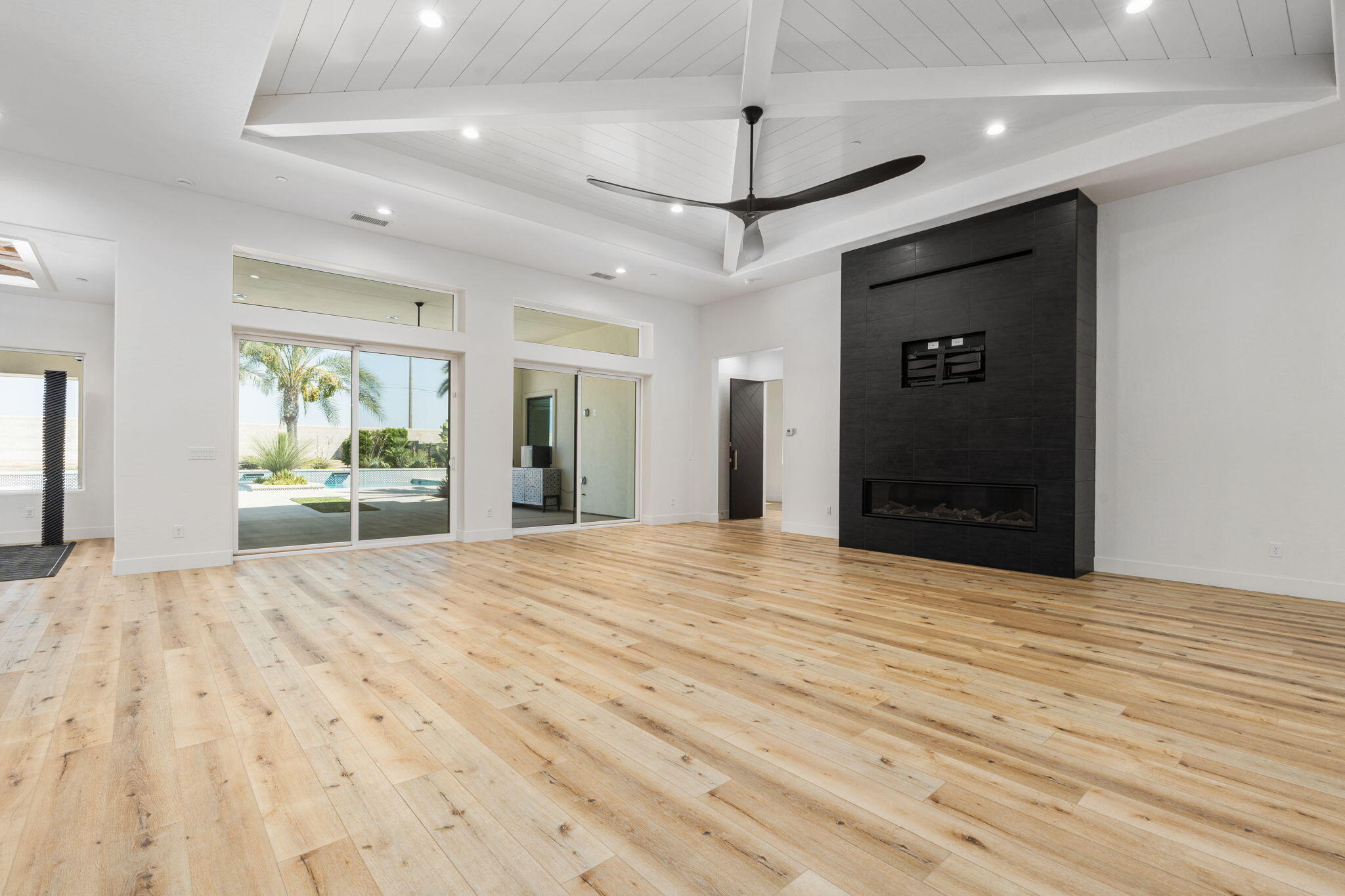 2222 Diamante Dr, Tulare, CA 93274