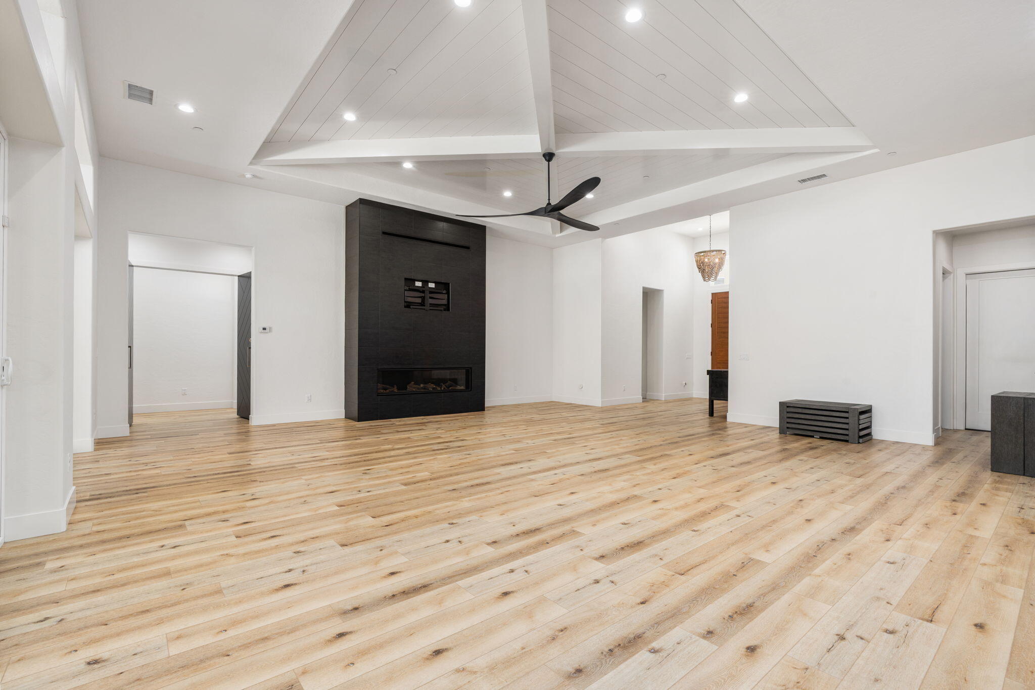 2222 Diamante Dr, Tulare, CA 93274