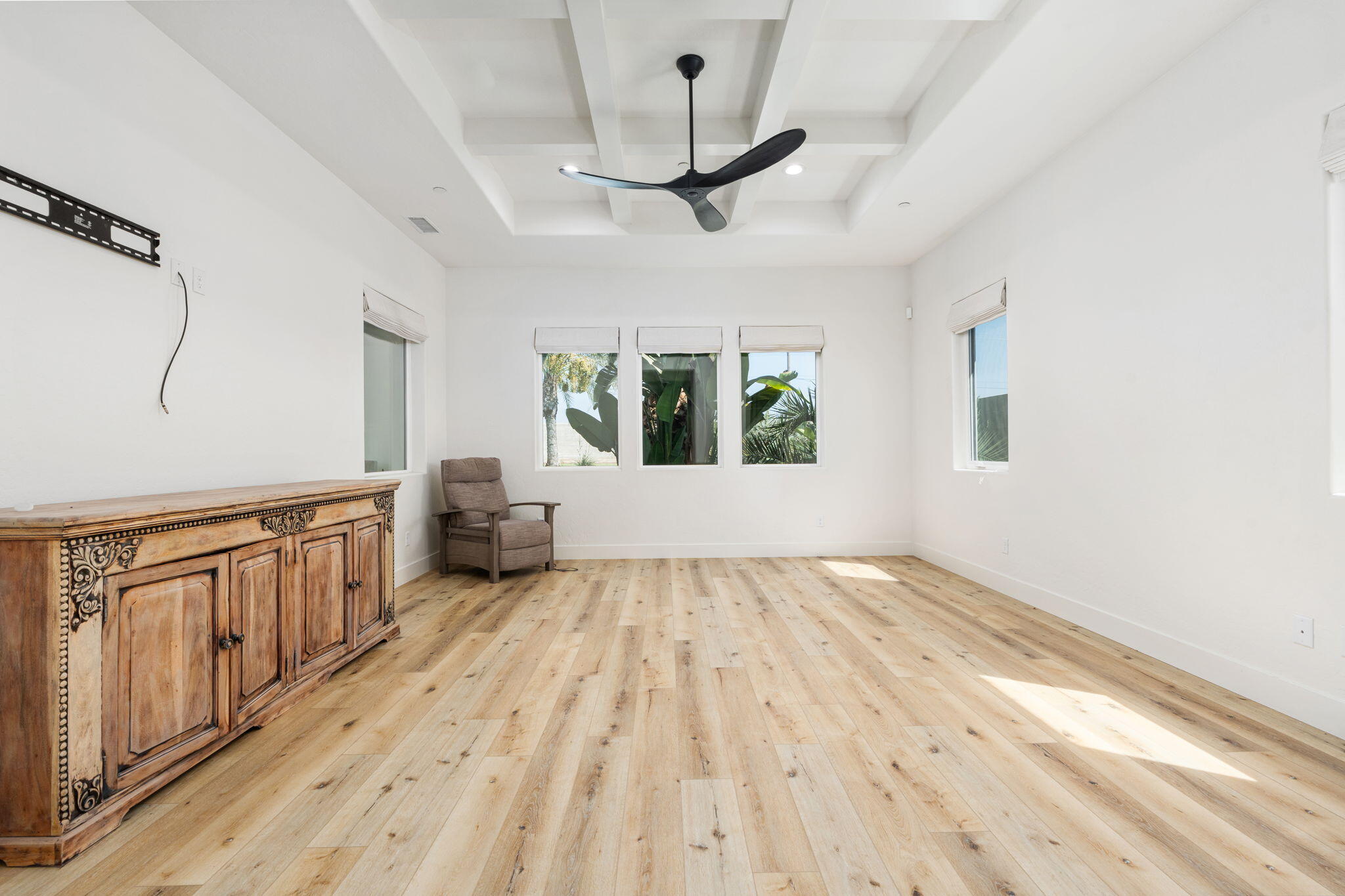 2222 Diamante Dr, Tulare, CA 93274