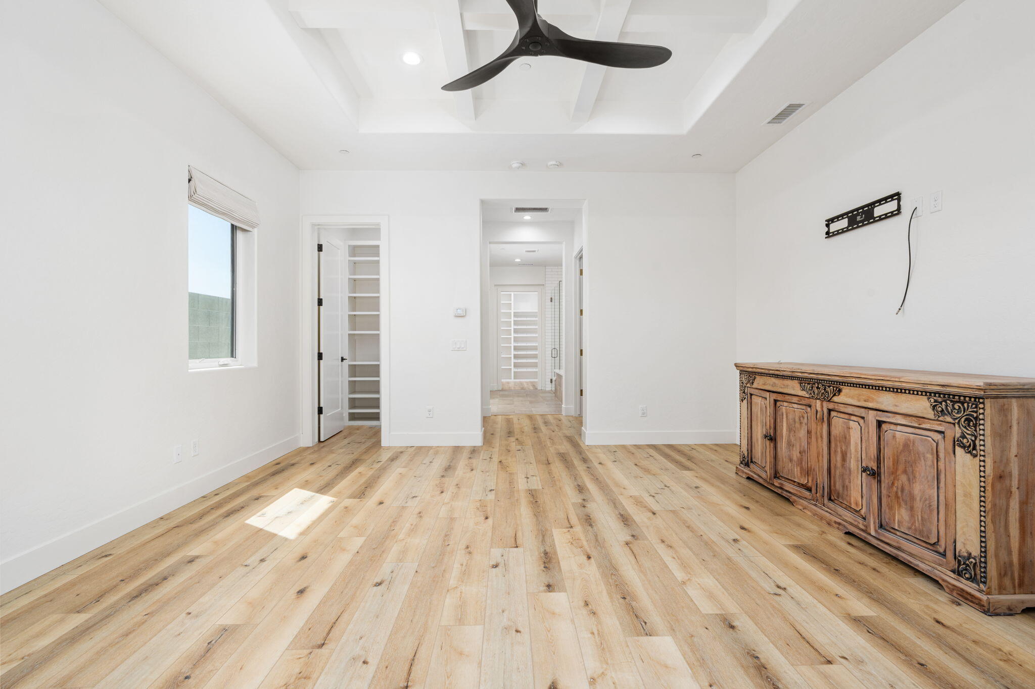 2222 Diamante Dr, Tulare, CA 93274