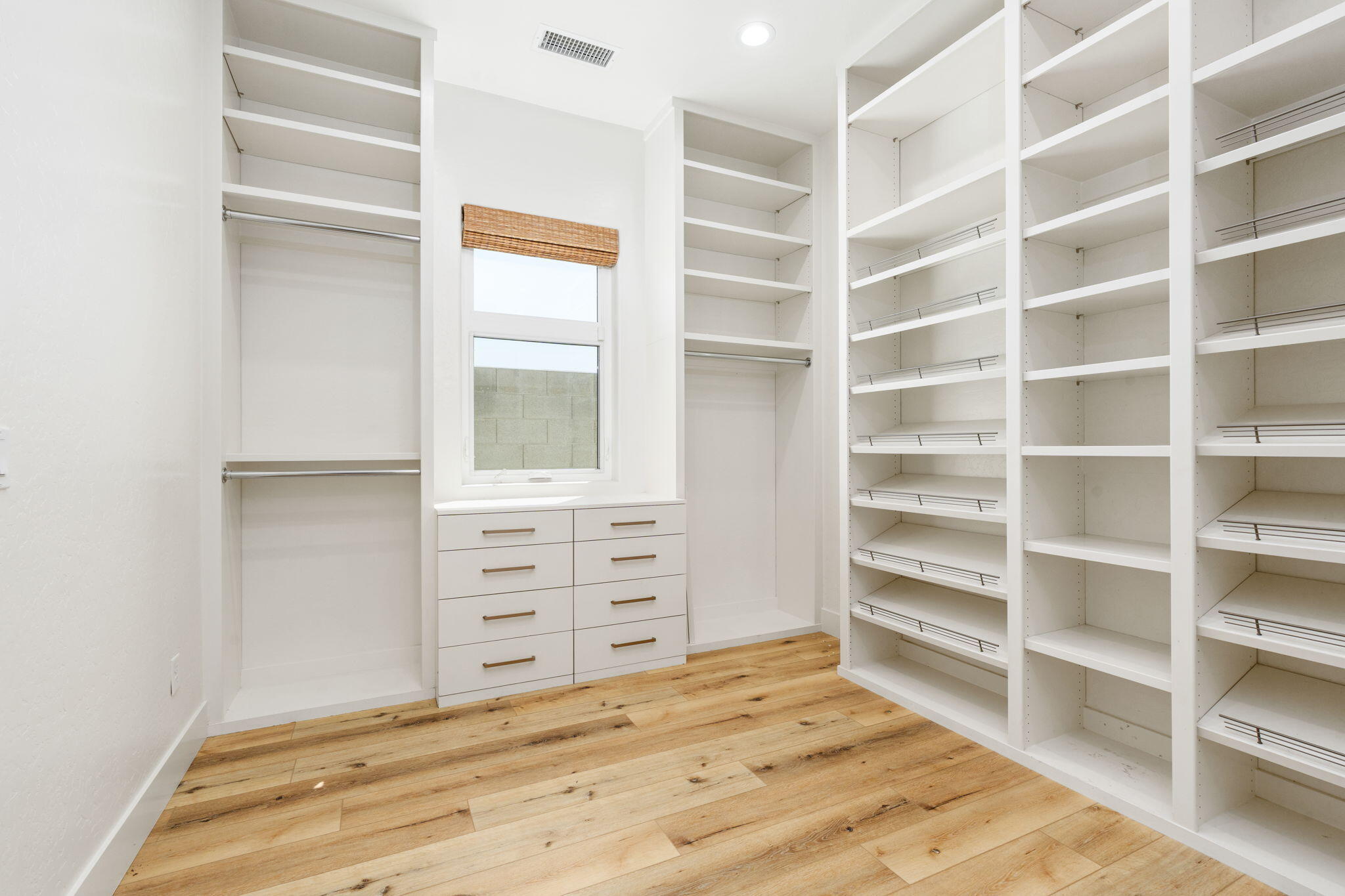 2222 Diamante Dr, Tulare, CA 93274