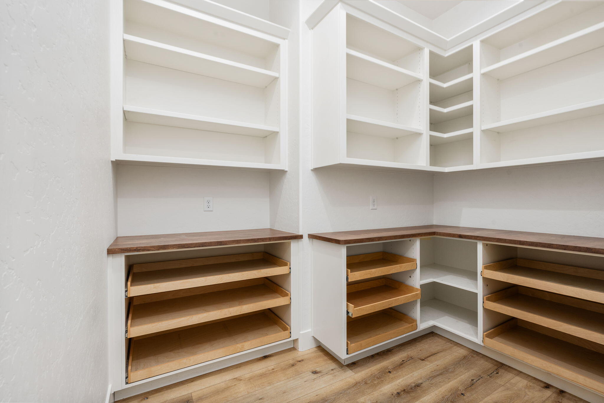 2222 Diamante Dr, Tulare, CA 93274