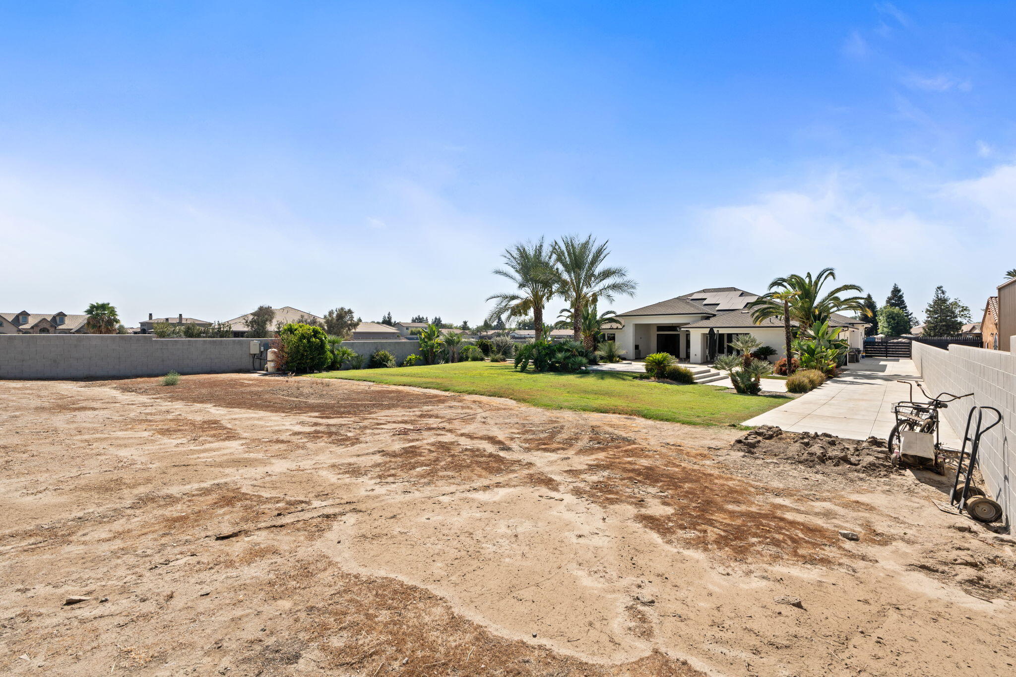 2222 Diamante Dr, Tulare, CA 93274