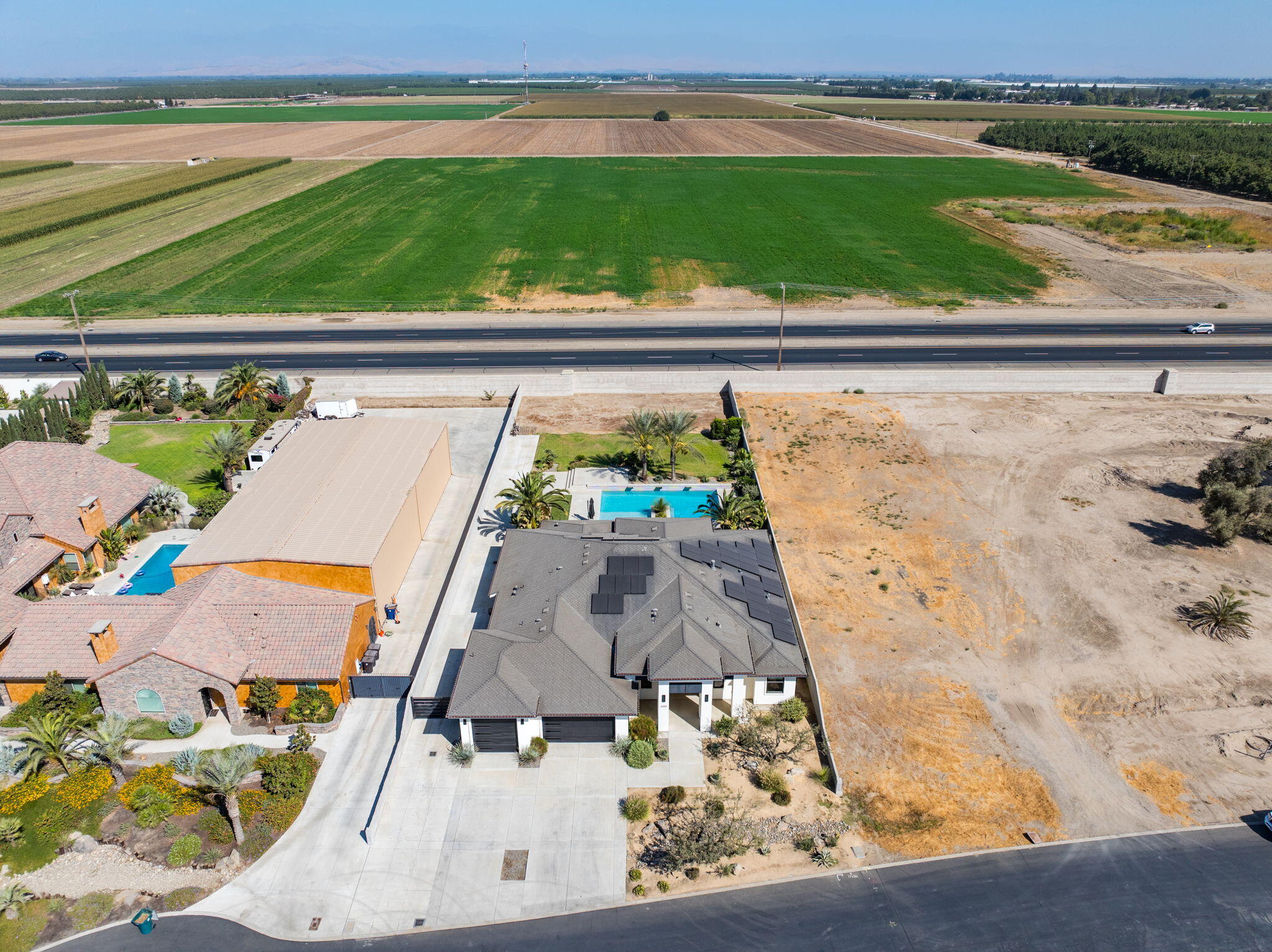 2222 Diamante Dr, Tulare, CA 93274