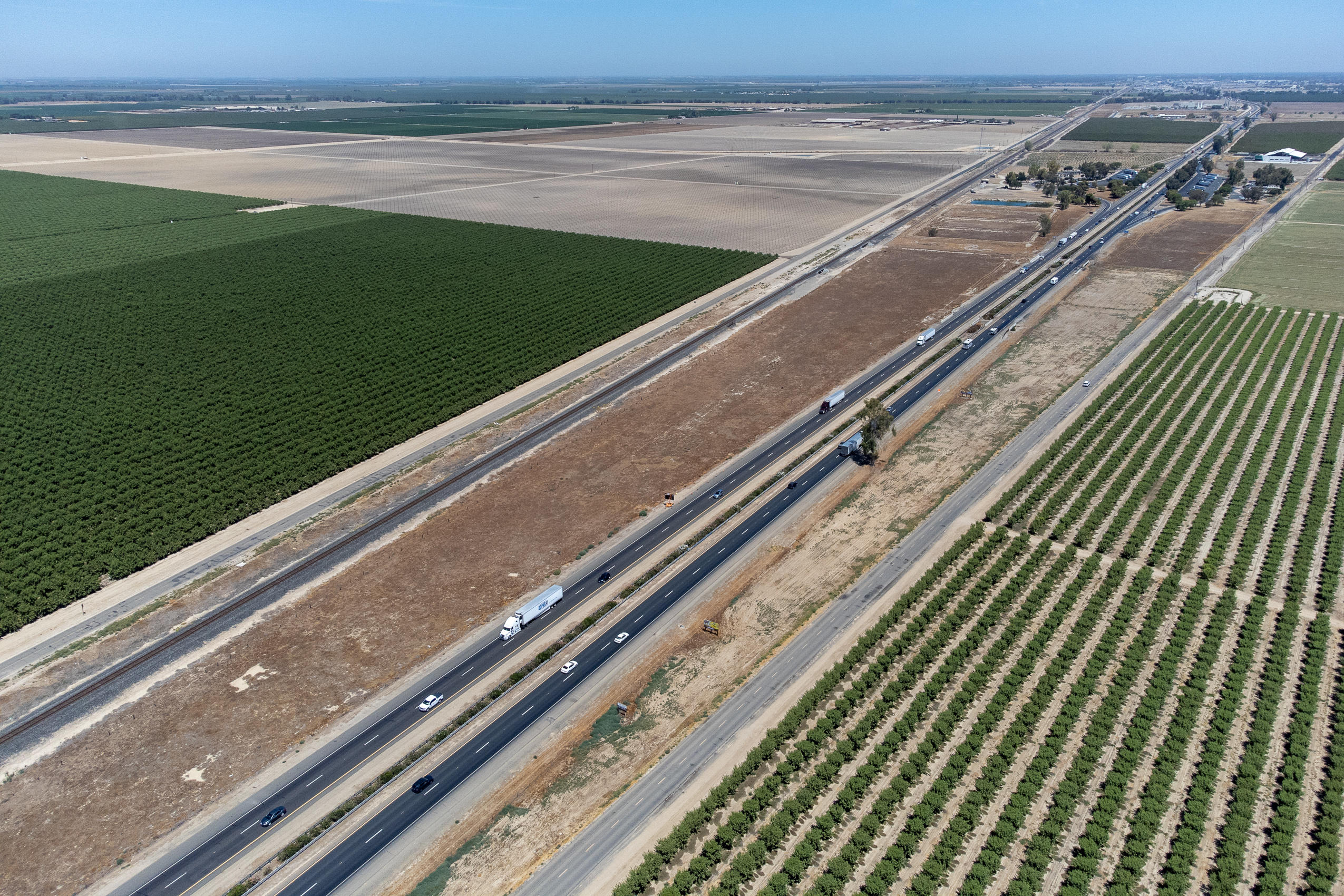 0 Ca-99, Tulare, CA 93274