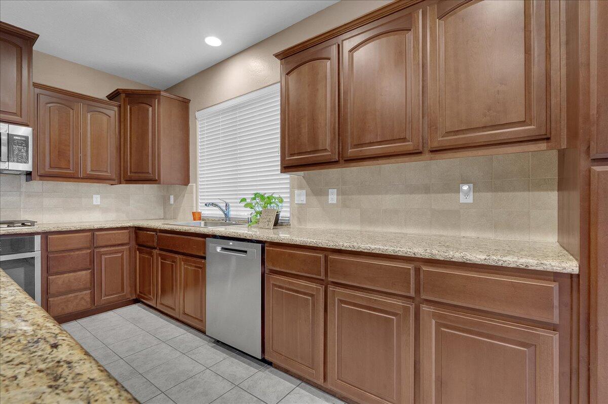 312 Martin St, Tulare, CA 93274