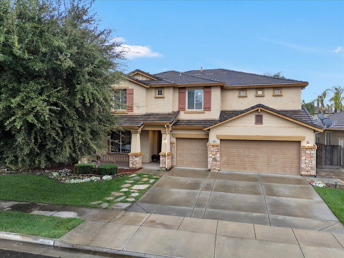 312 Martin St, Tulare, CA 93274