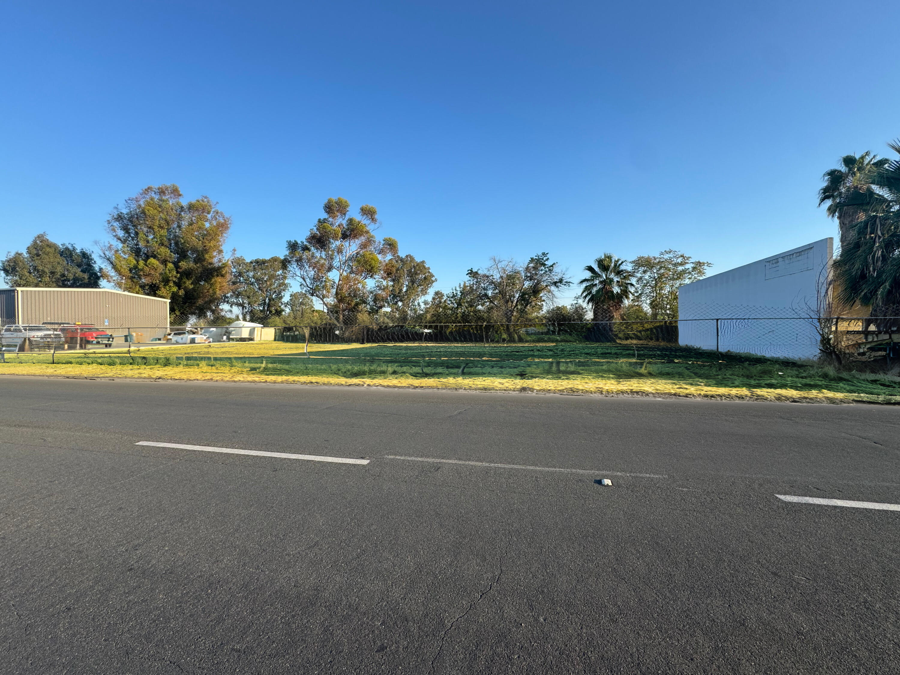 311 E 4th St, Hanford, CA 93230