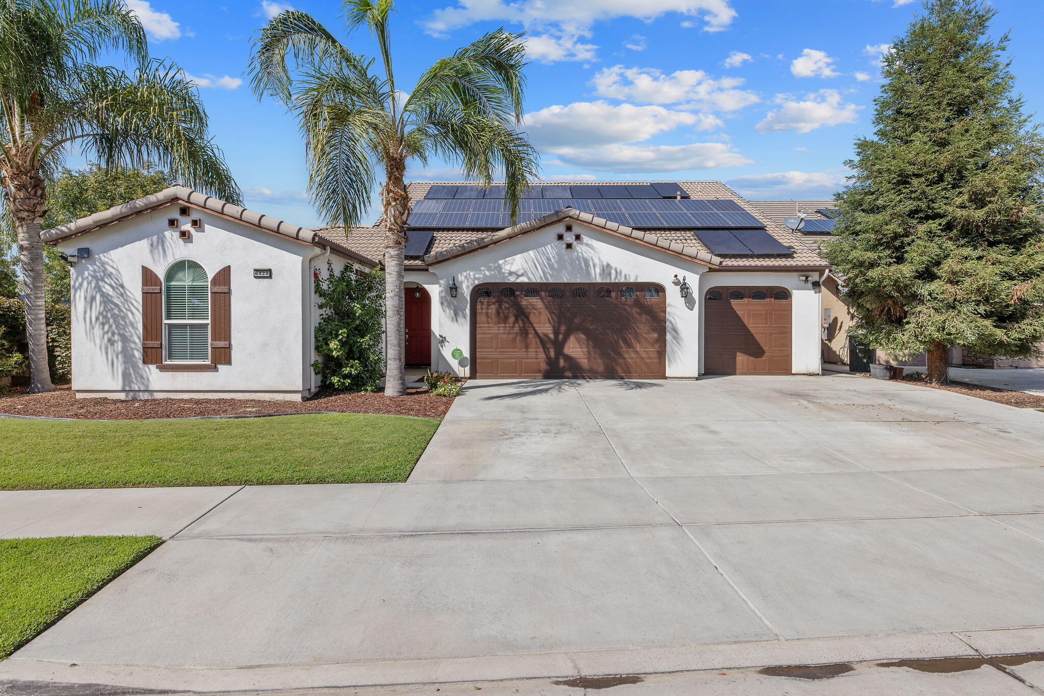 6428 W Oriole Ave, Visalia, CA 93291