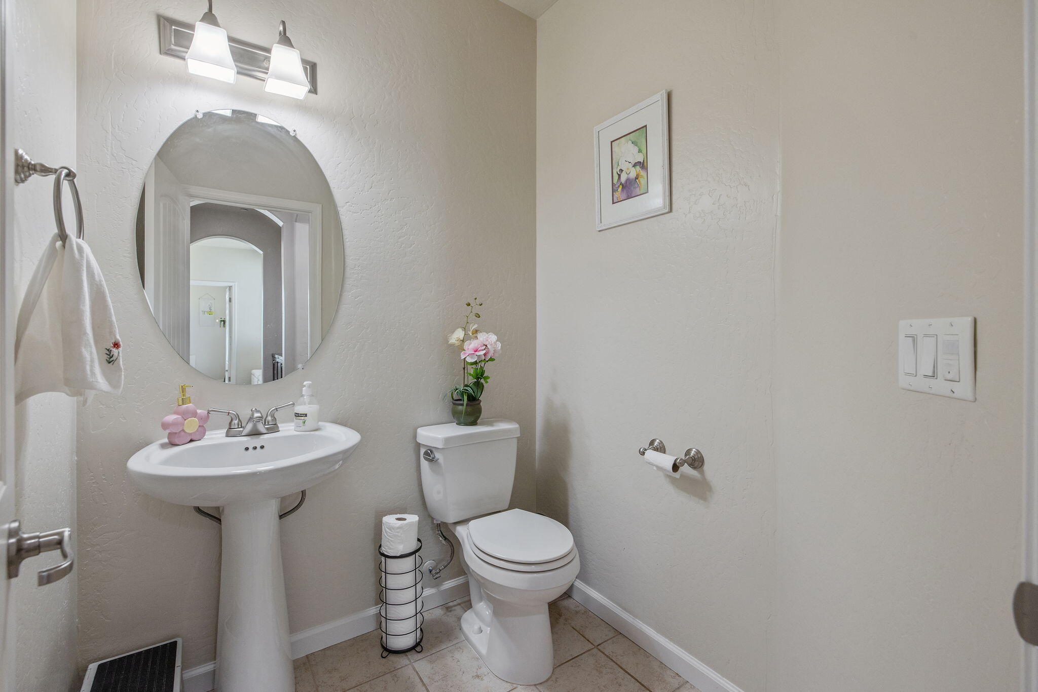 6428 W Oriole Ave, Visalia, CA 93291