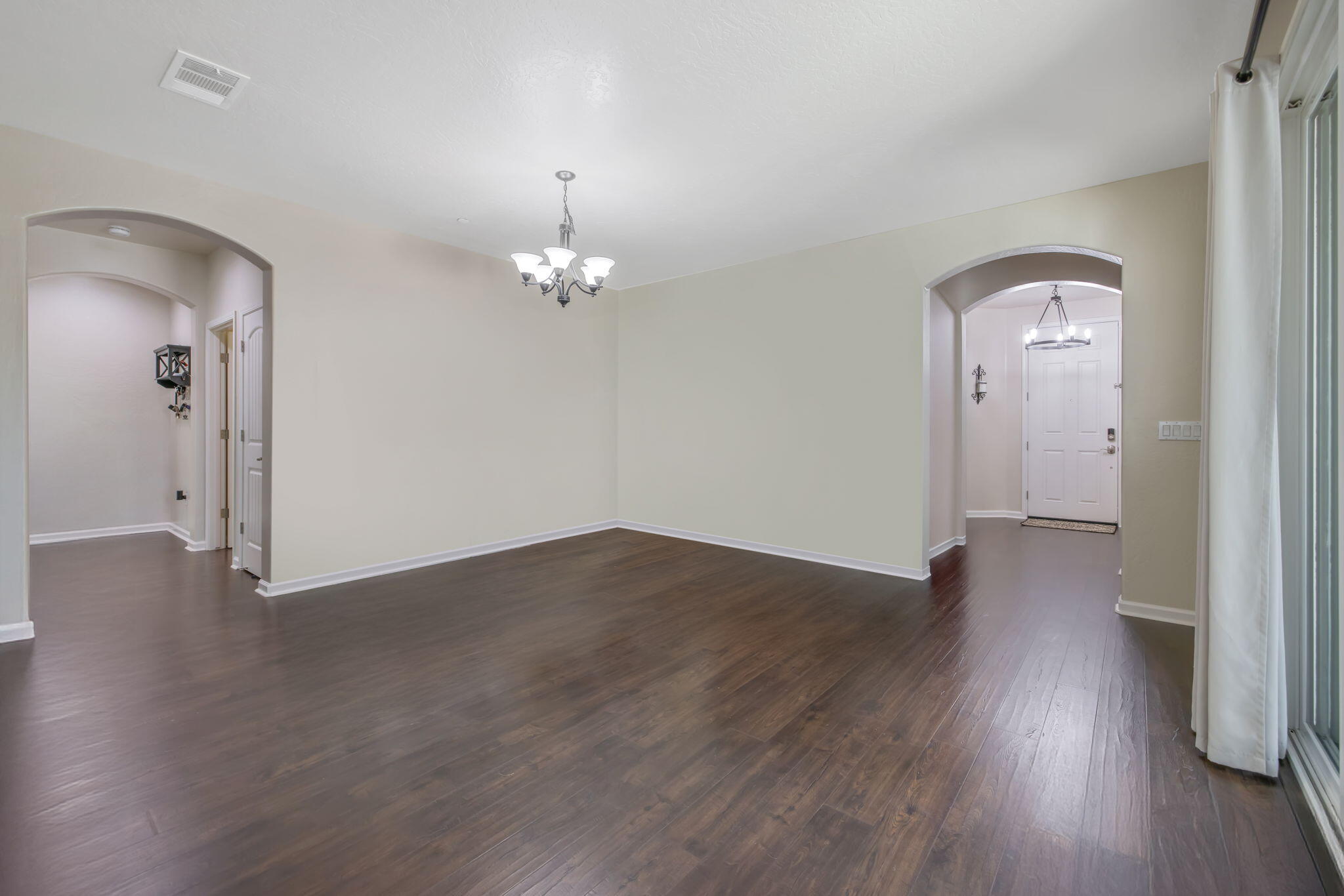 6428 W Oriole Ave, Visalia, CA 93291