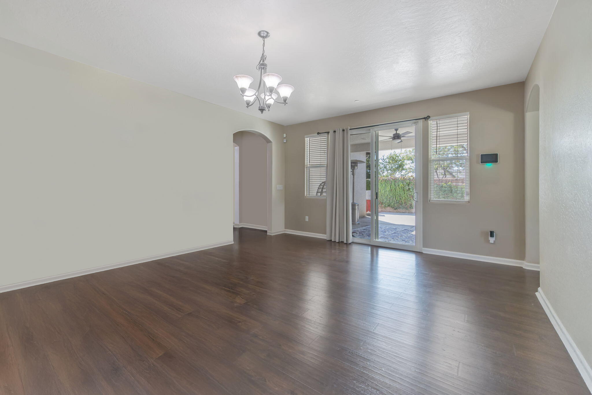 6428 W Oriole Ave, Visalia, CA 93291