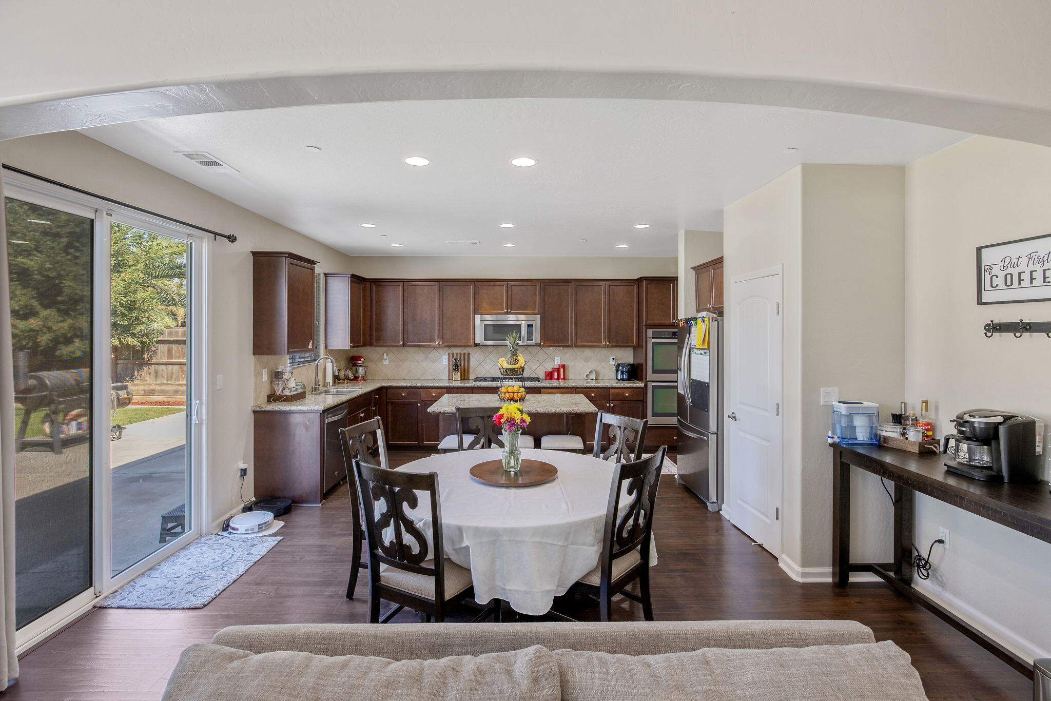 6428 W Oriole Ave, Visalia, CA 93291