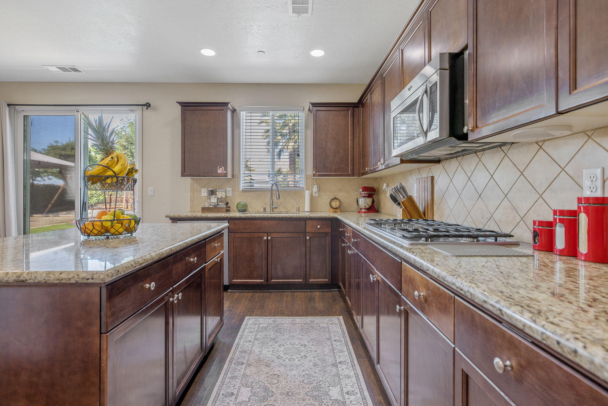 6428 W Oriole Ave, Visalia, CA 93291