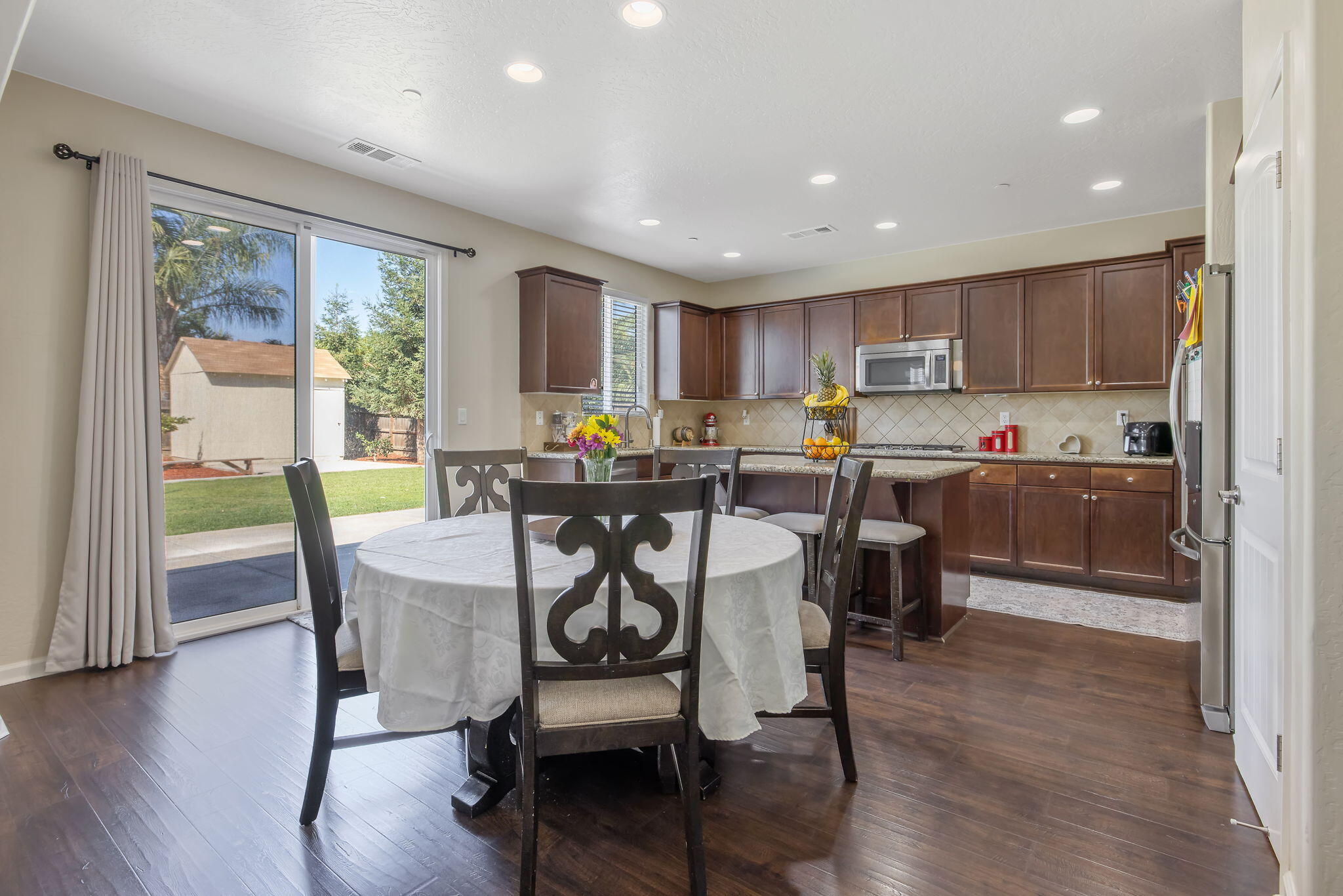 6428 W Oriole Ave, Visalia, CA 93291