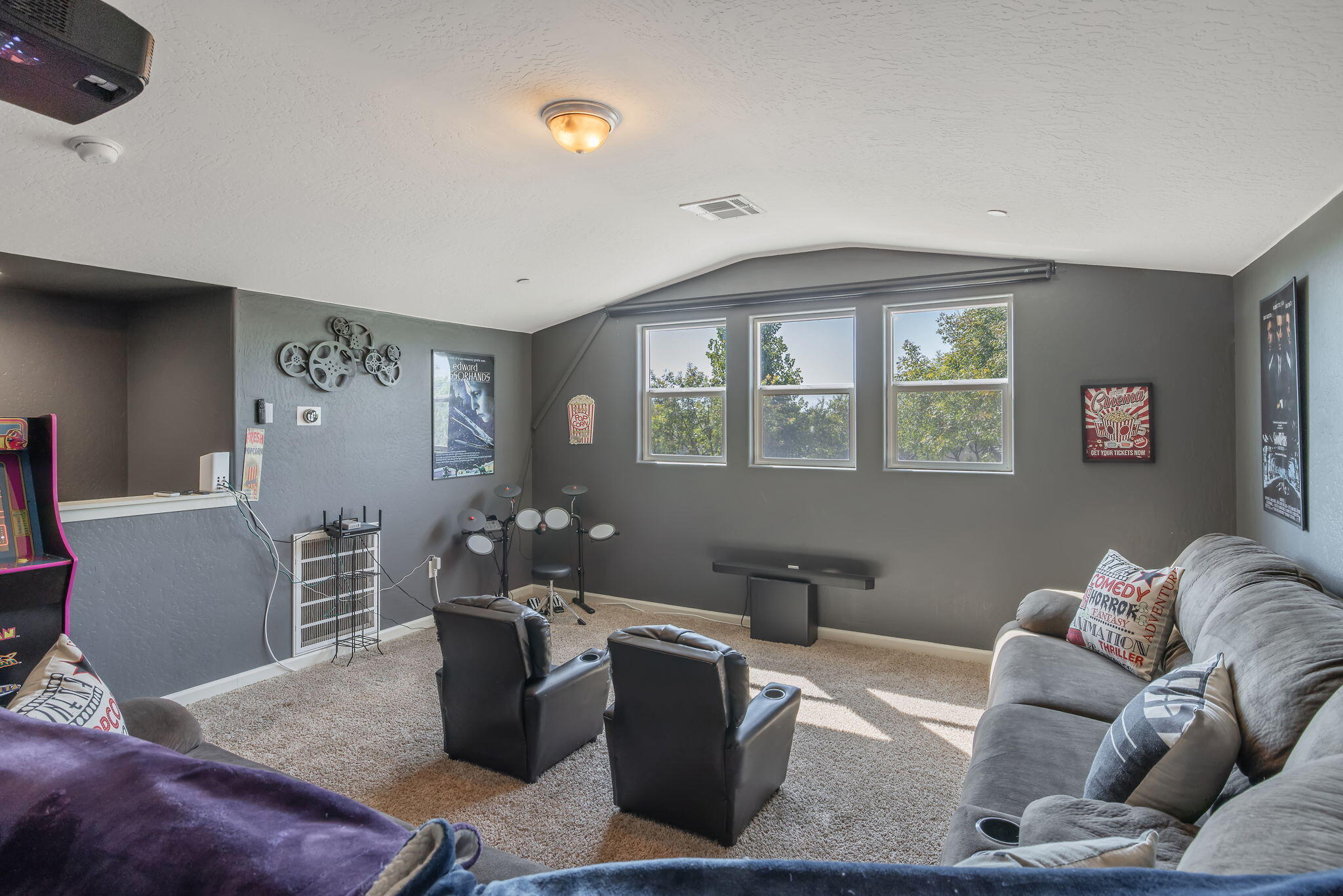 6428 W Oriole Ave, Visalia, CA 93291