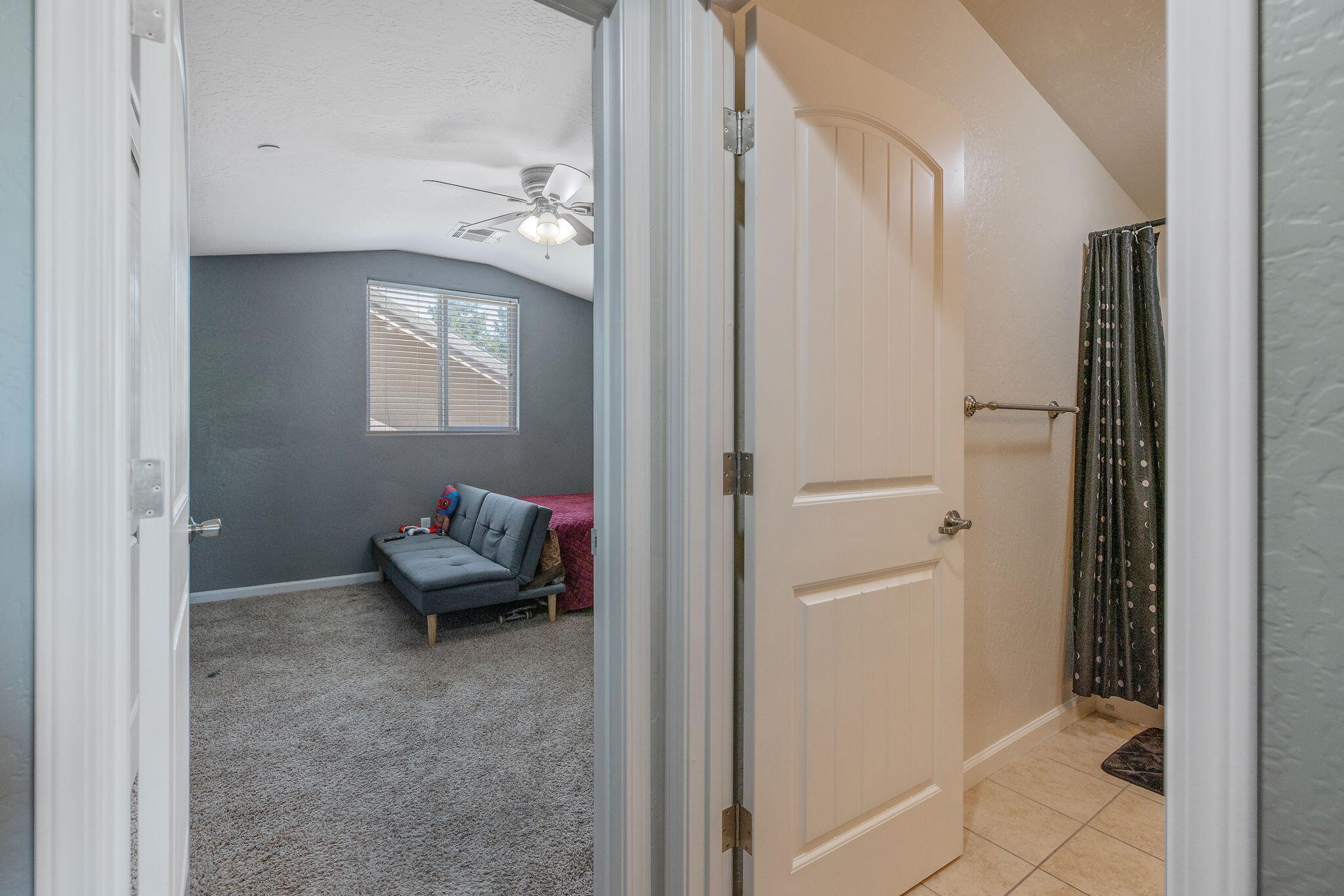 6428 W Oriole Ave, Visalia, CA 93291