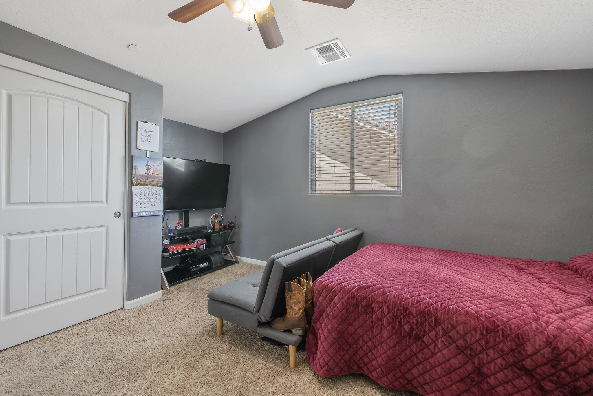 6428 W Oriole Ave, Visalia, CA 93291