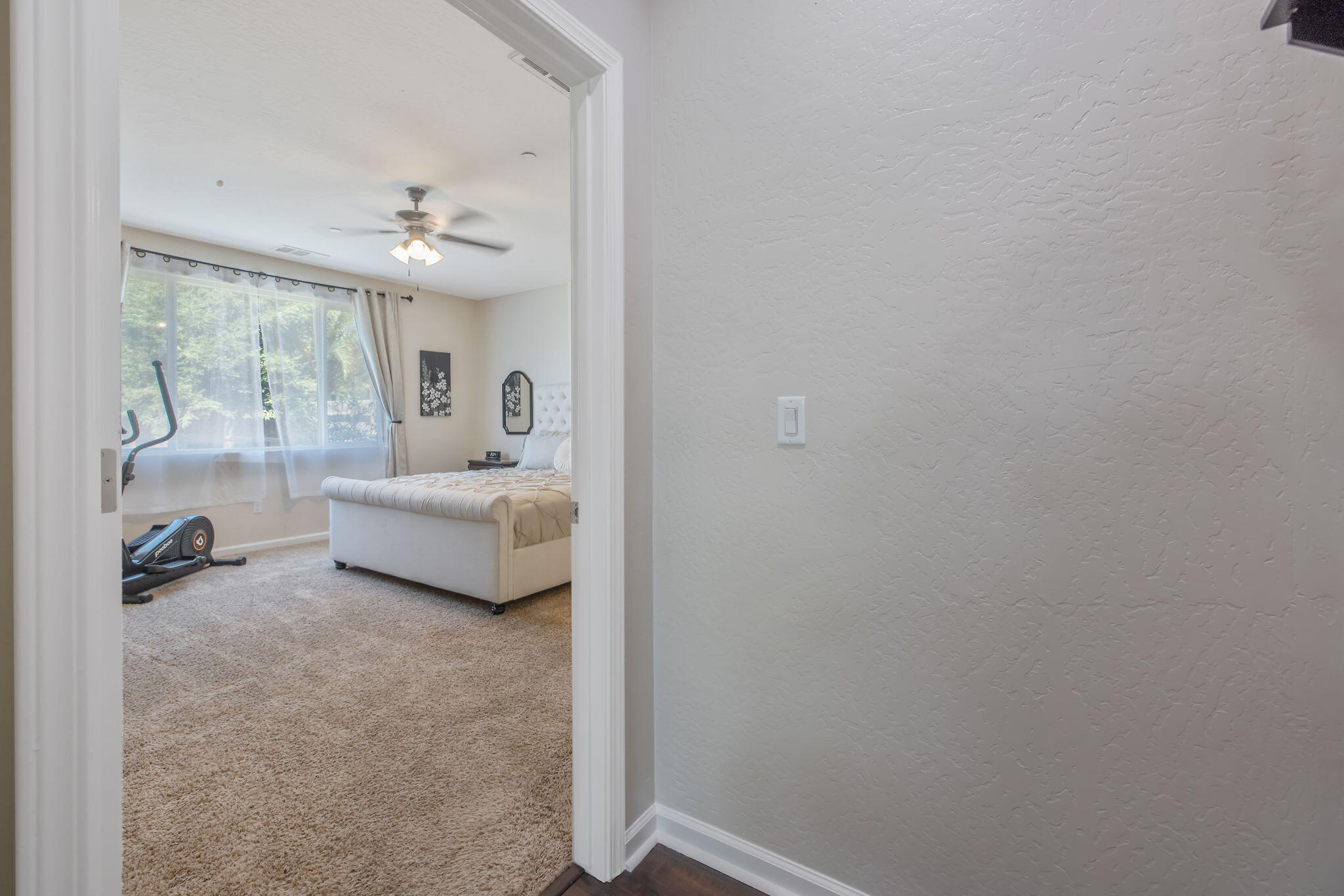 6428 W Oriole Ave, Visalia, CA 93291