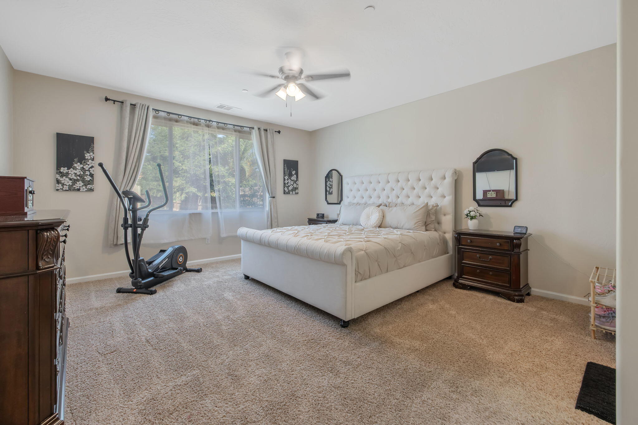 6428 W Oriole Ave, Visalia, CA 93291