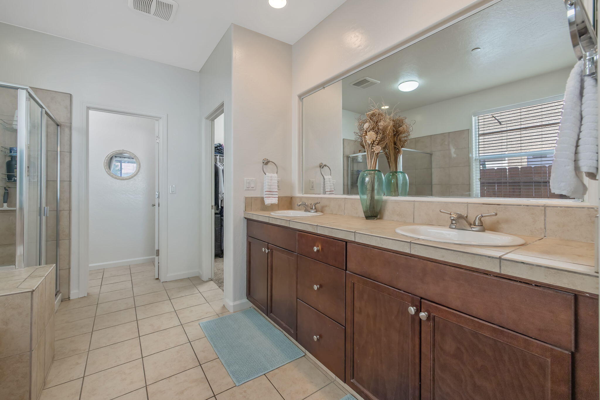 6428 W Oriole Ave, Visalia, CA 93291