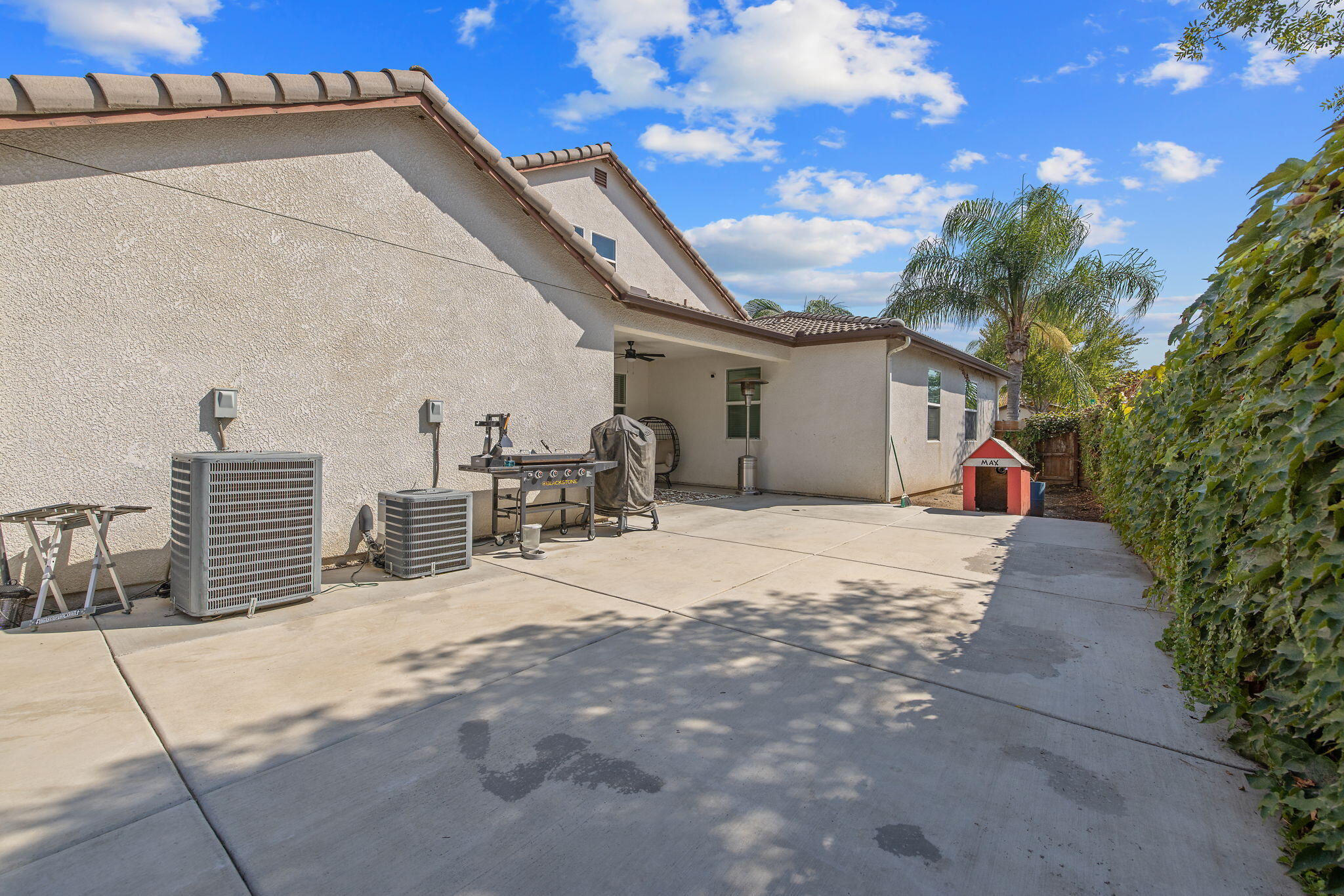 6428 W Oriole Ave, Visalia, CA 93291