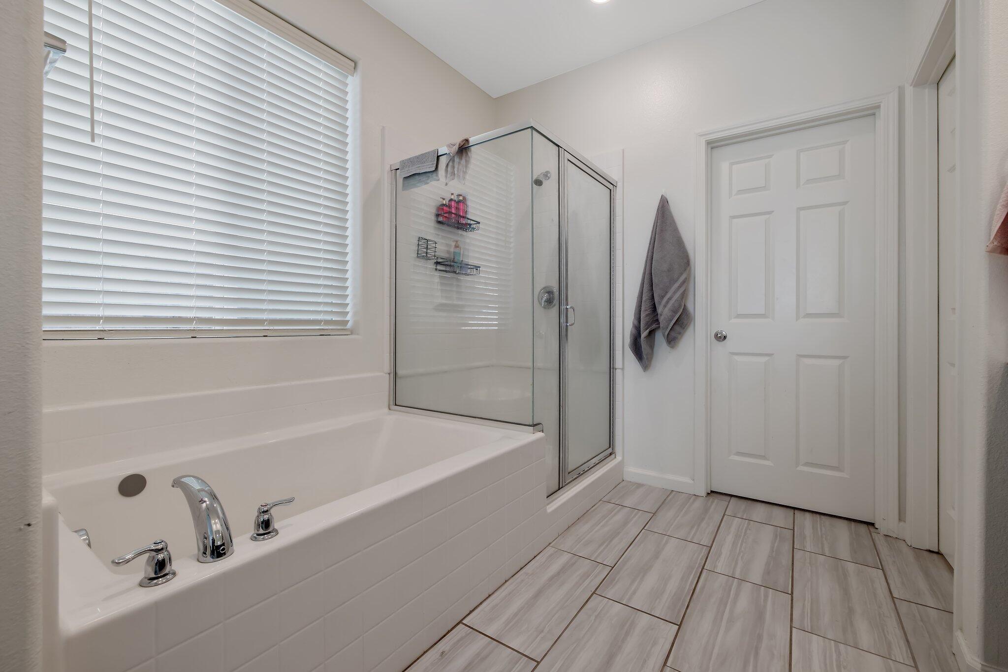 3541 E Laura Ct, Visalia, CA 93292