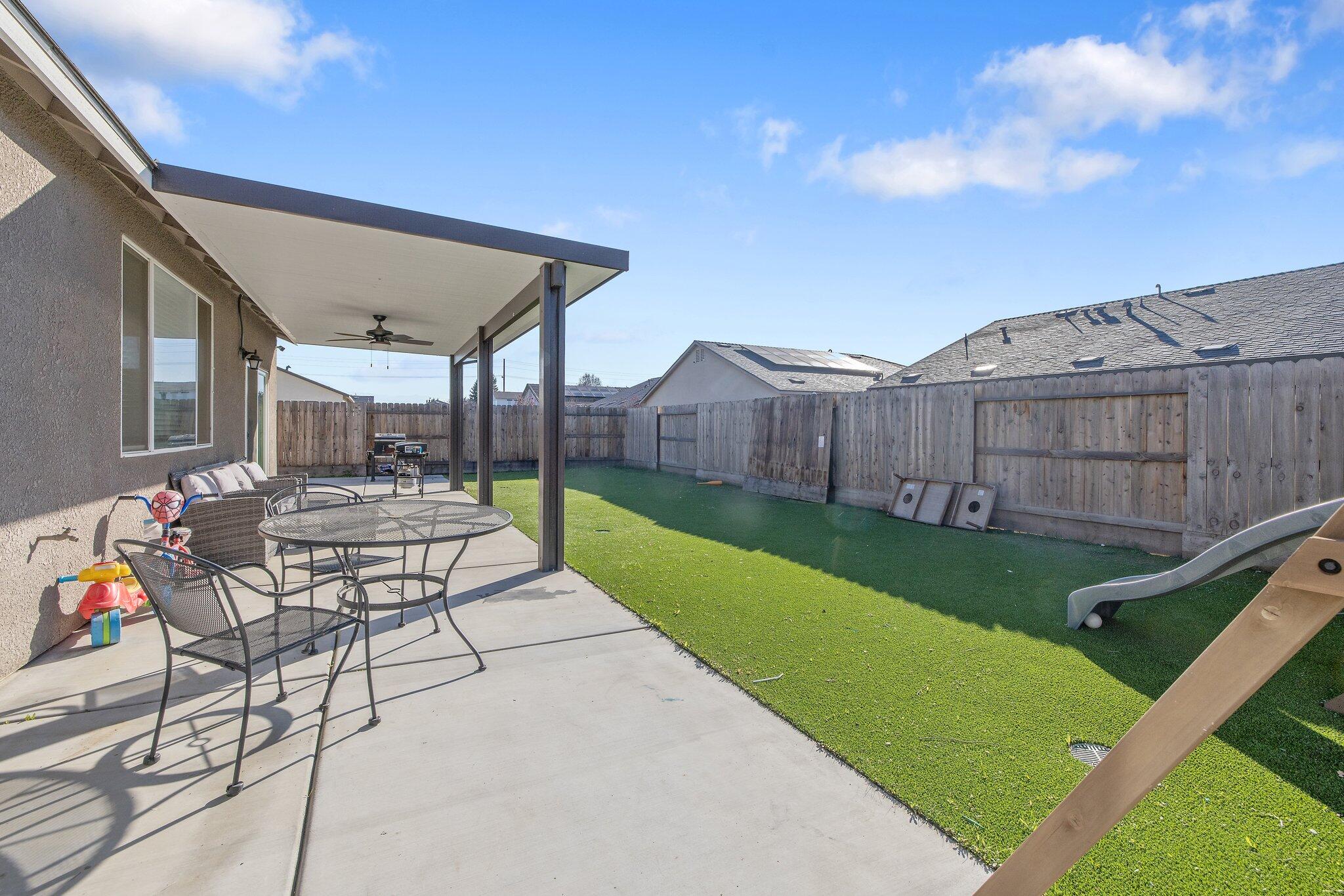 3541 E Laura Ct, Visalia, CA 93292