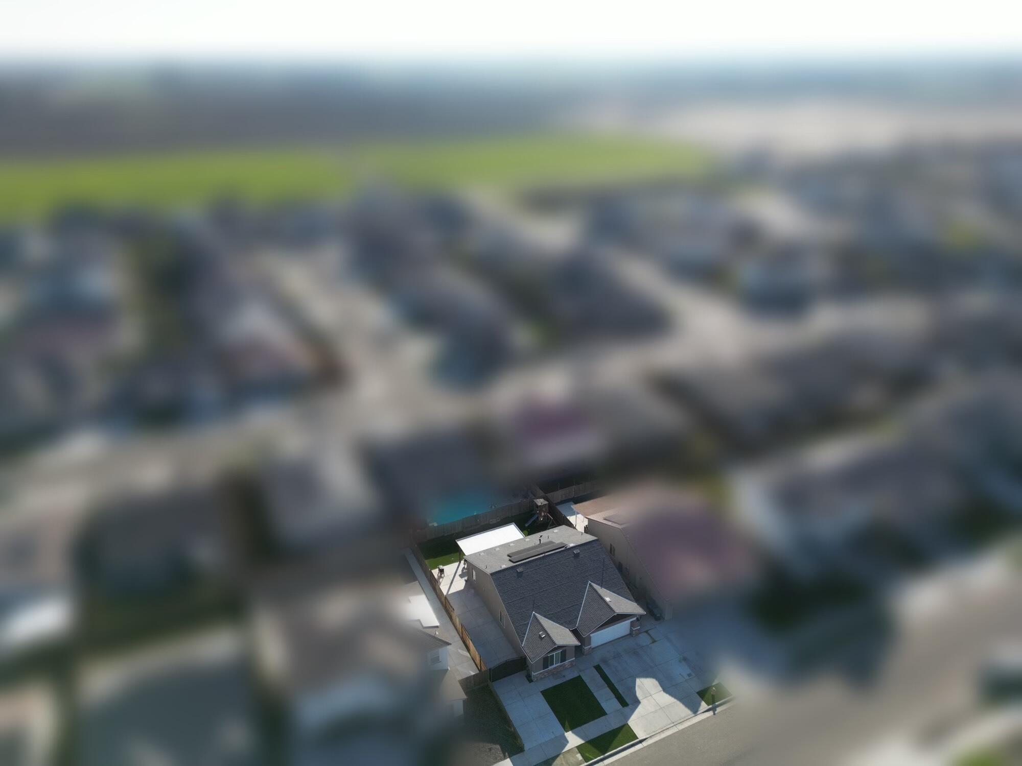 3541 E Laura Ct, Visalia, CA 93292