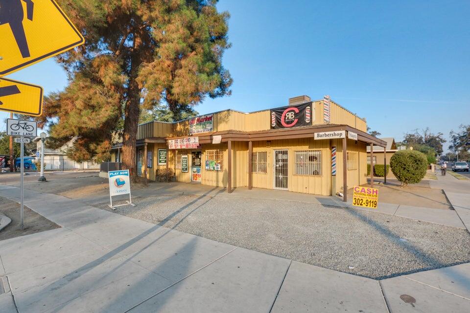 919 N Court St, Visalia, CA 93291