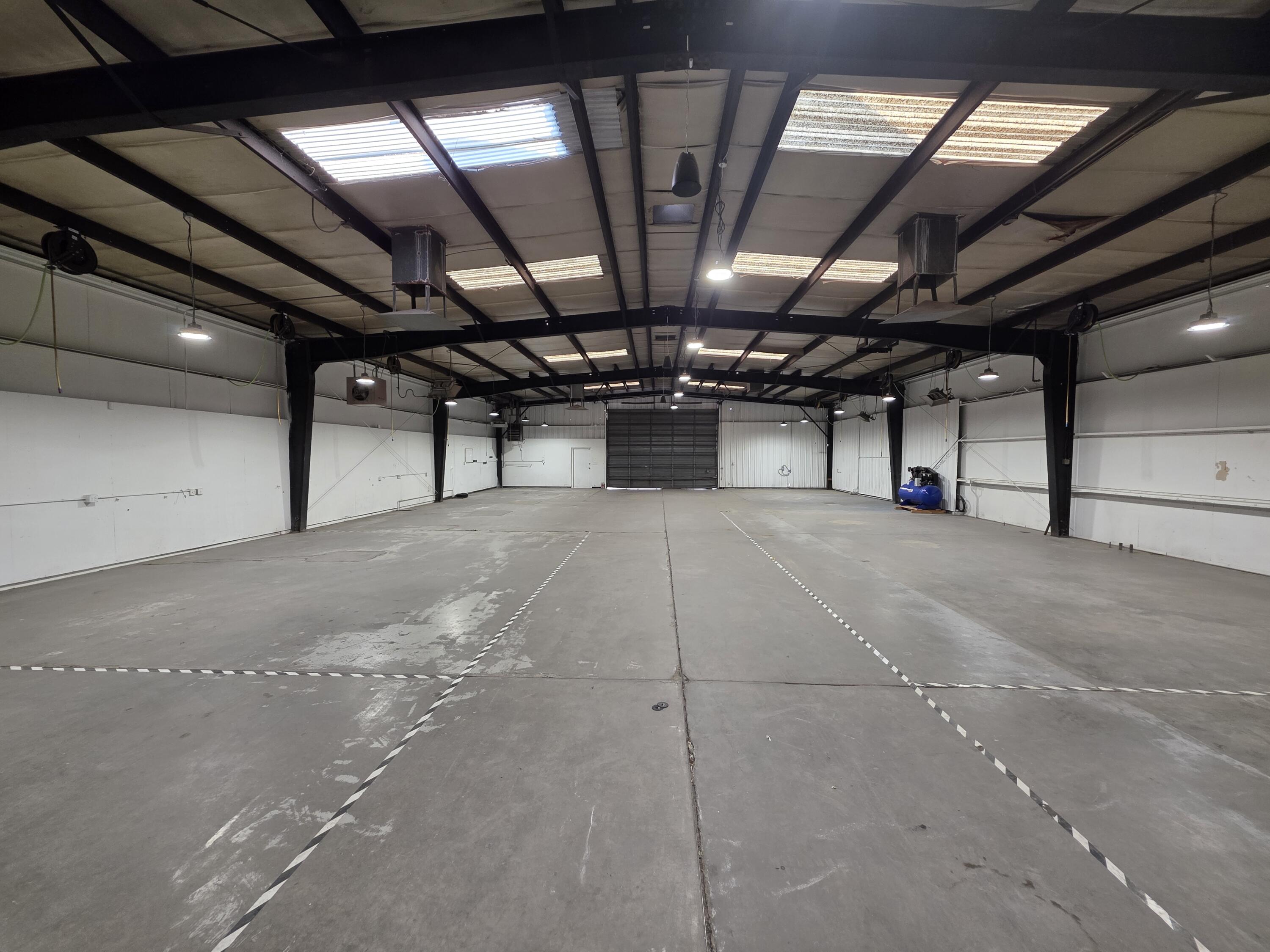 727 E Center Ave, Visalia, CA 93292