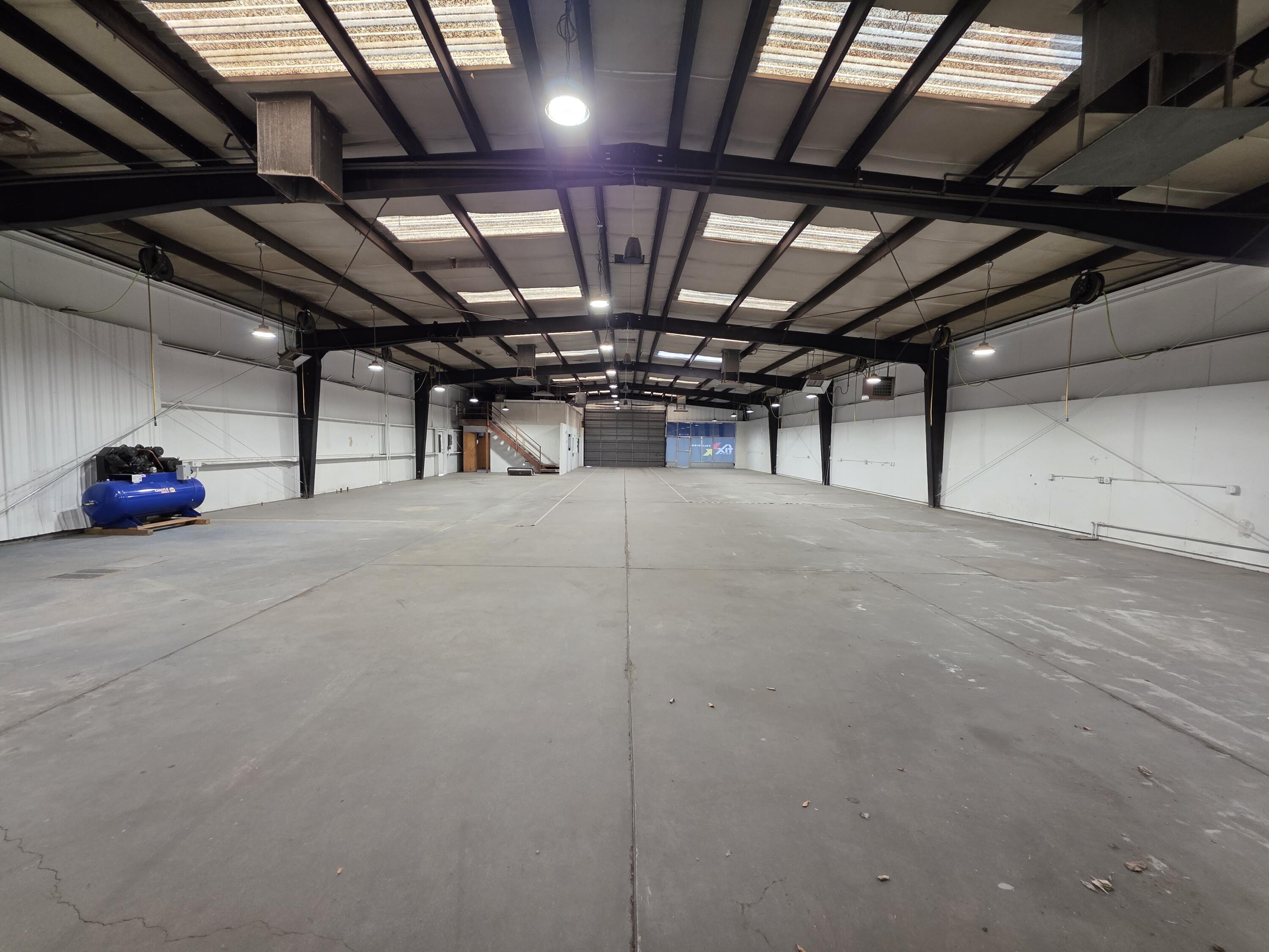 727 E Center Ave, Visalia, CA 93292