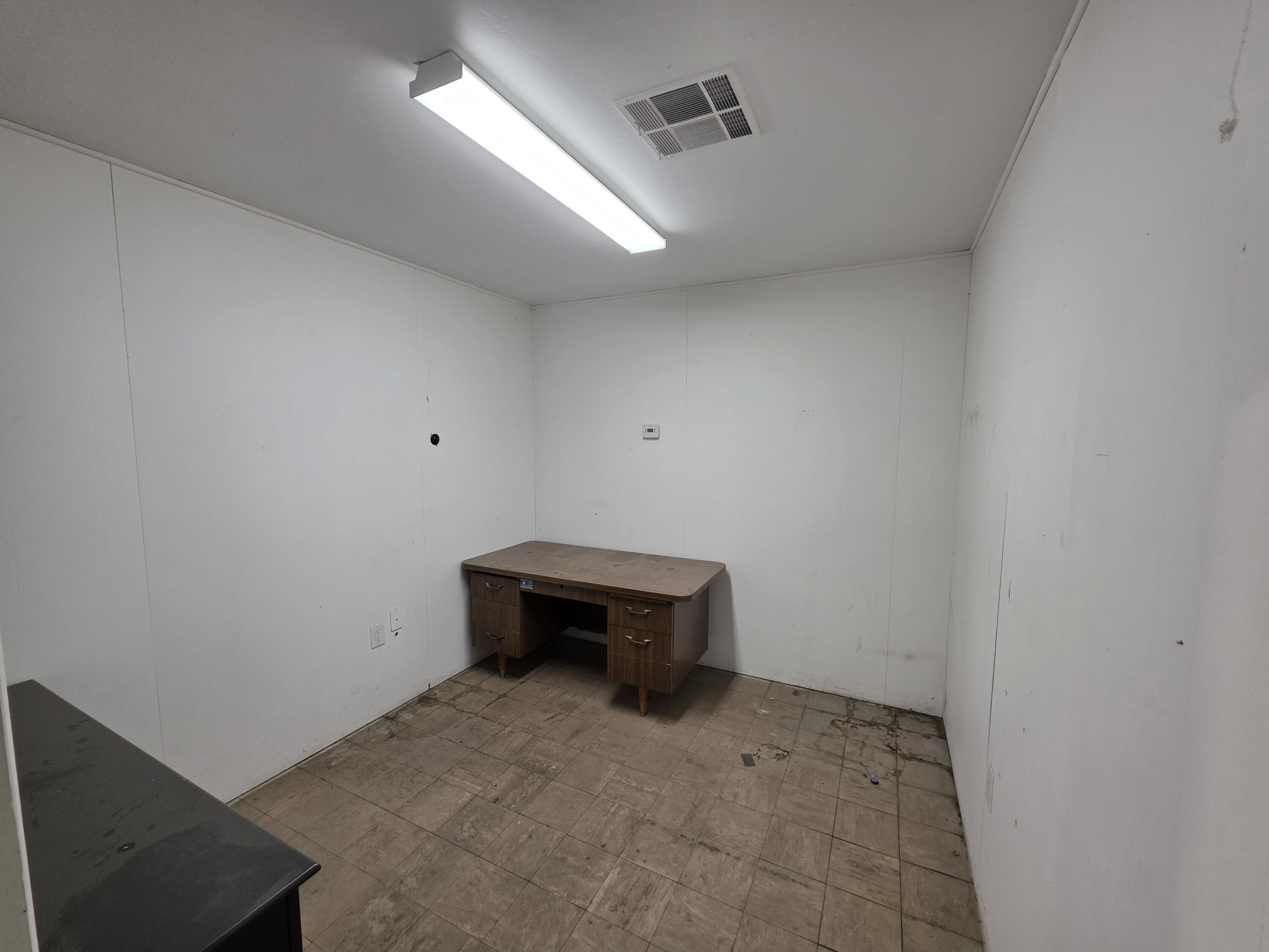 727 E Center Ave, Visalia, CA 93292