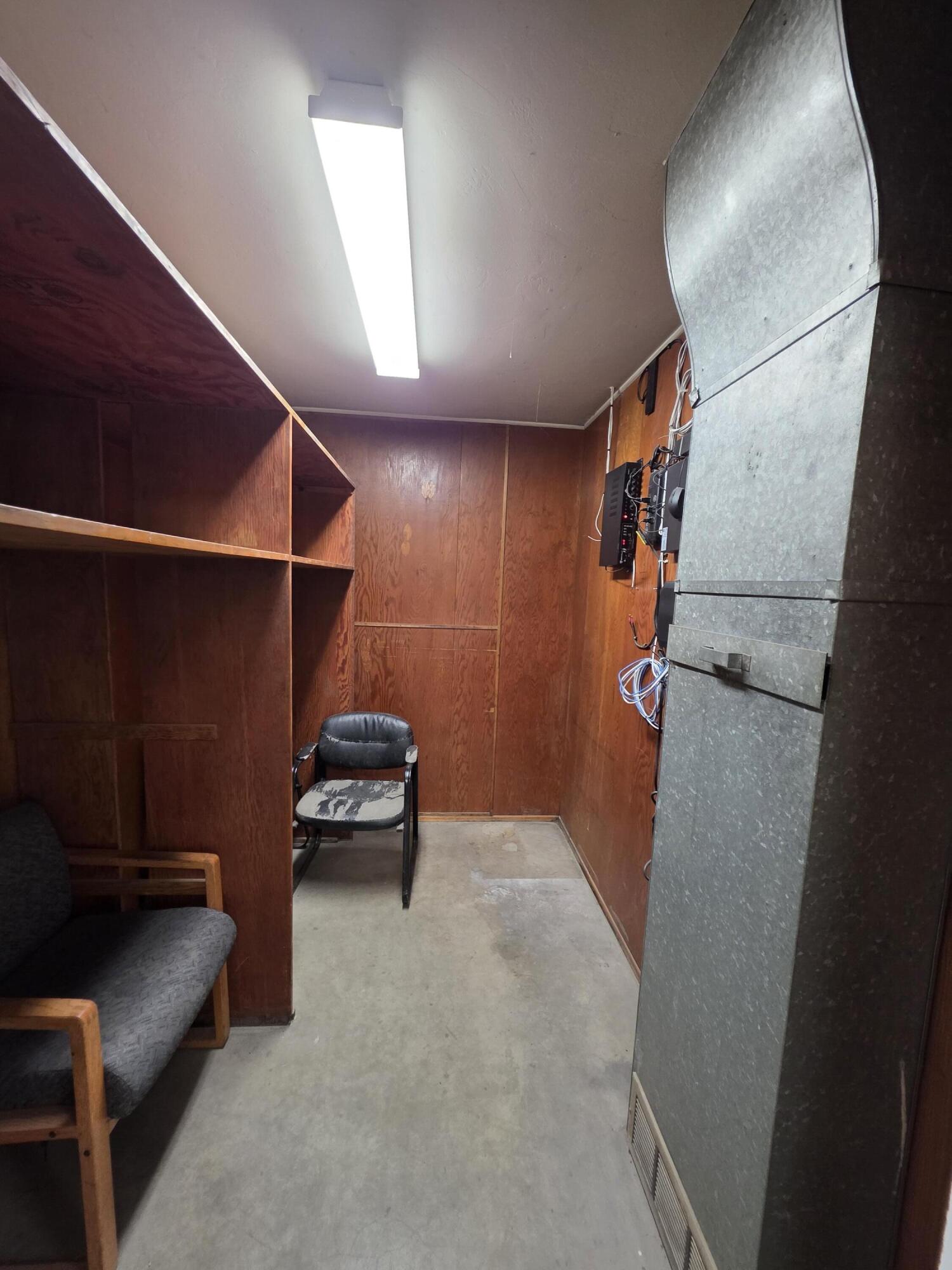 727 E Center Ave, Visalia, CA 93292