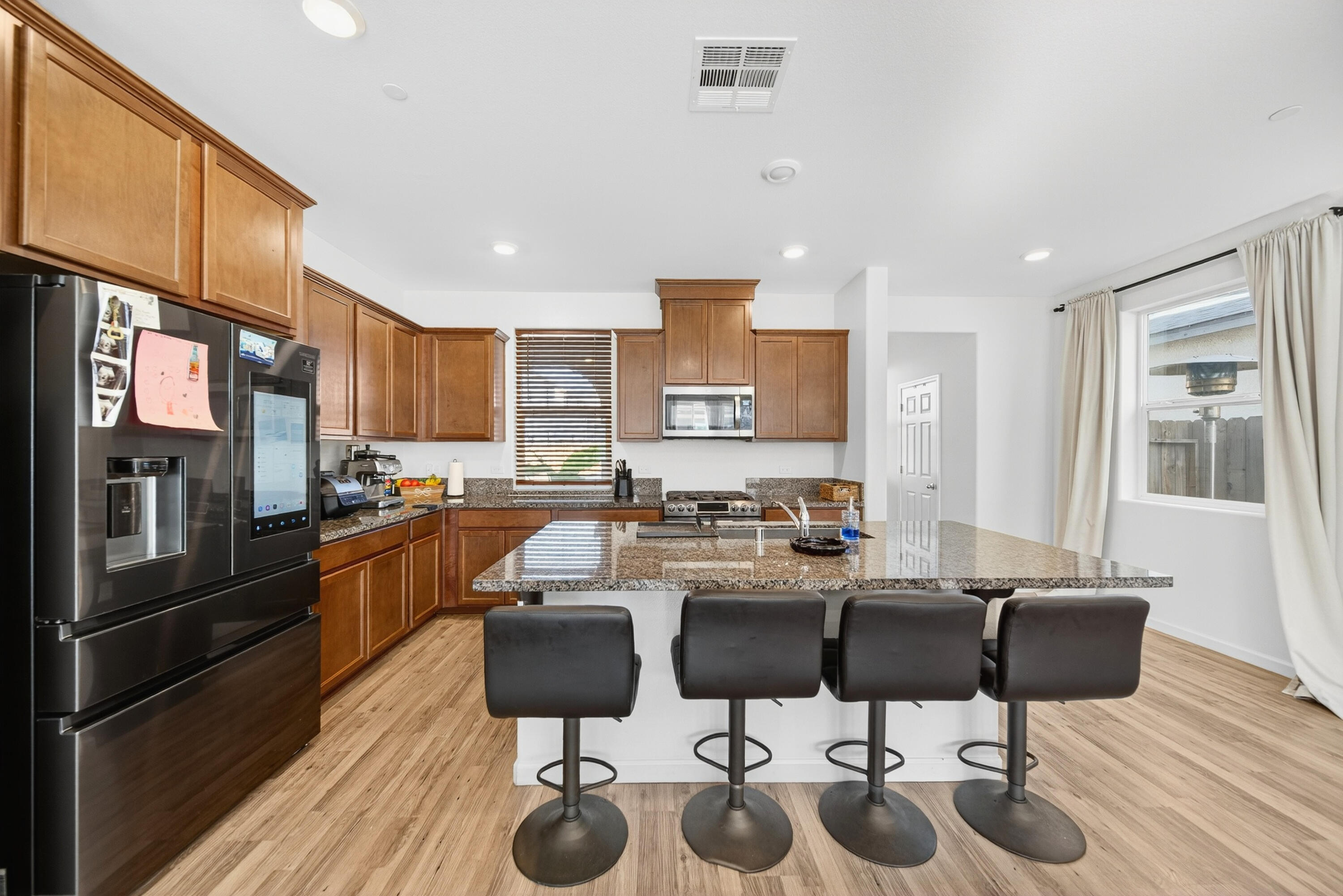 3219 E Mary Ave, Visalia, CA 93292