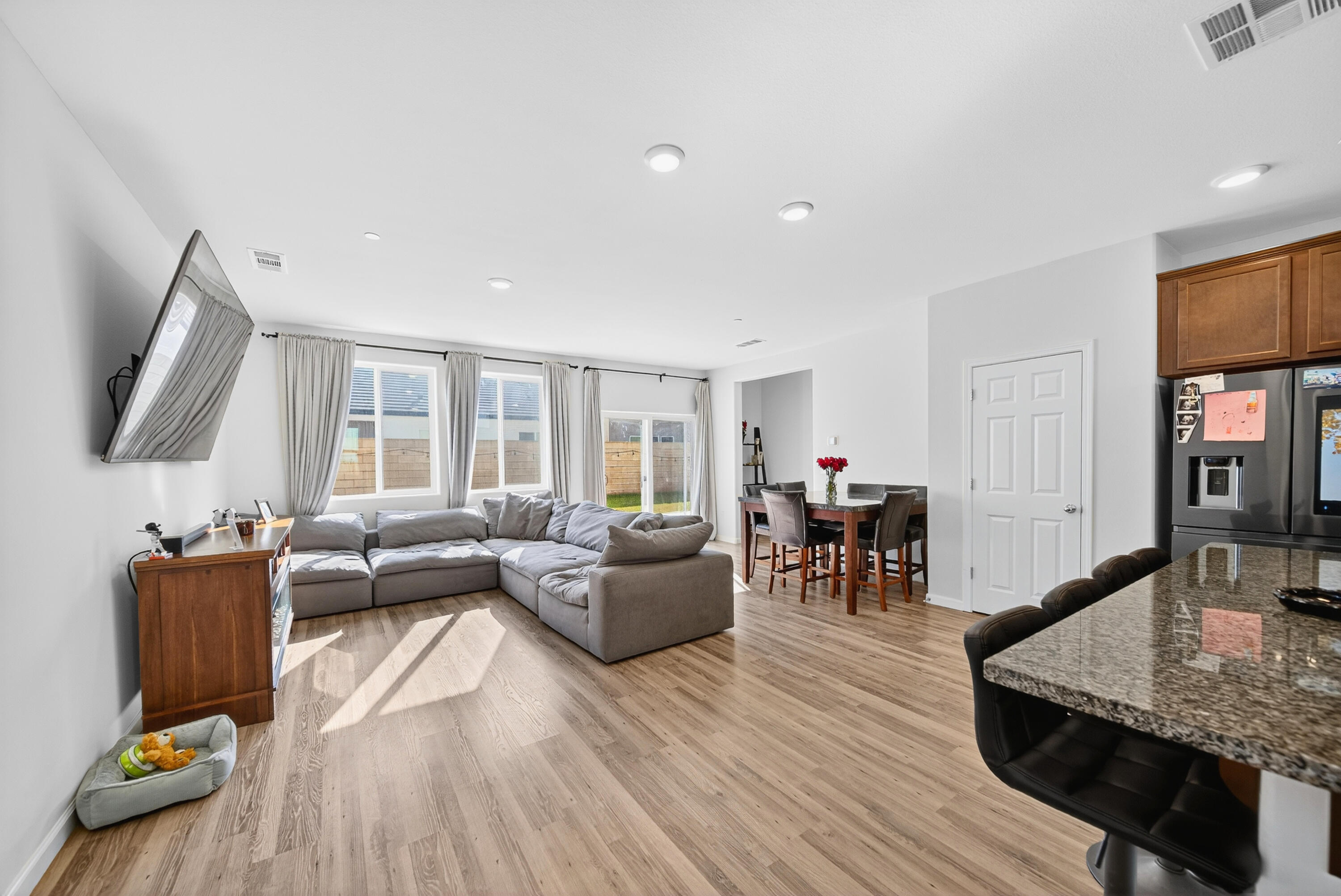 3219 E Mary Ave, Visalia, CA 93292