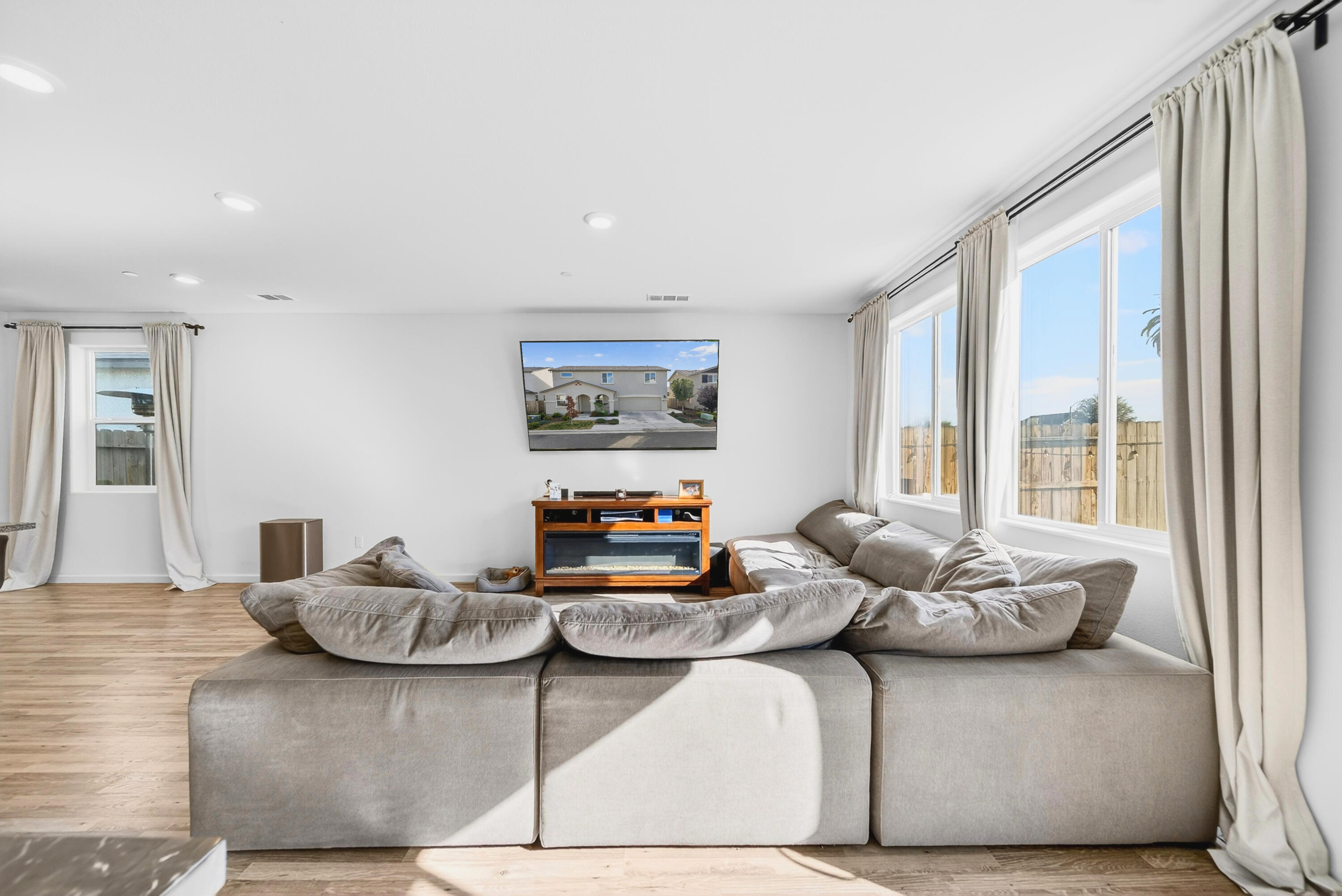 3219 E Mary Ave, Visalia, CA 93292