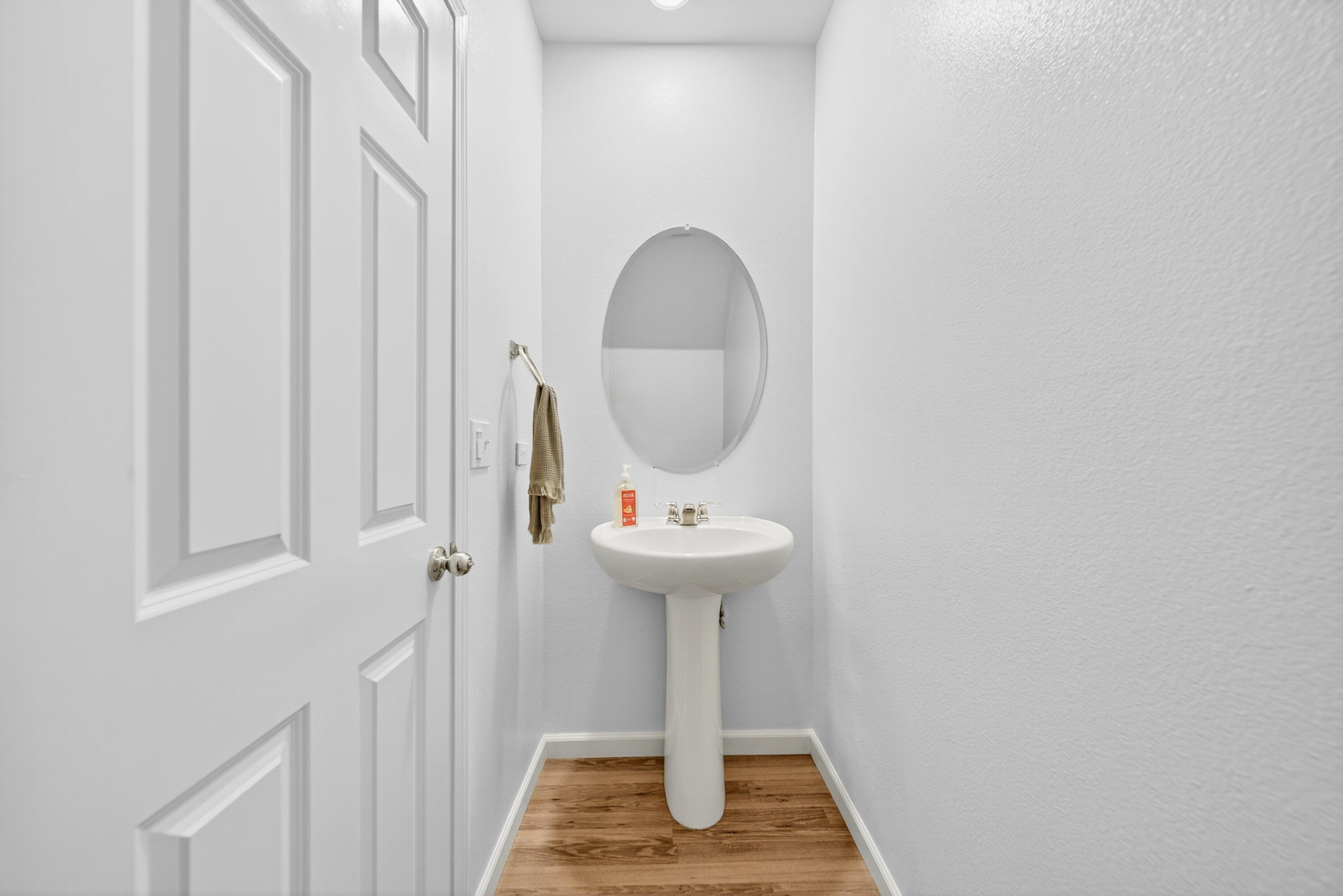 3219 E Mary Ave, Visalia, CA 93292